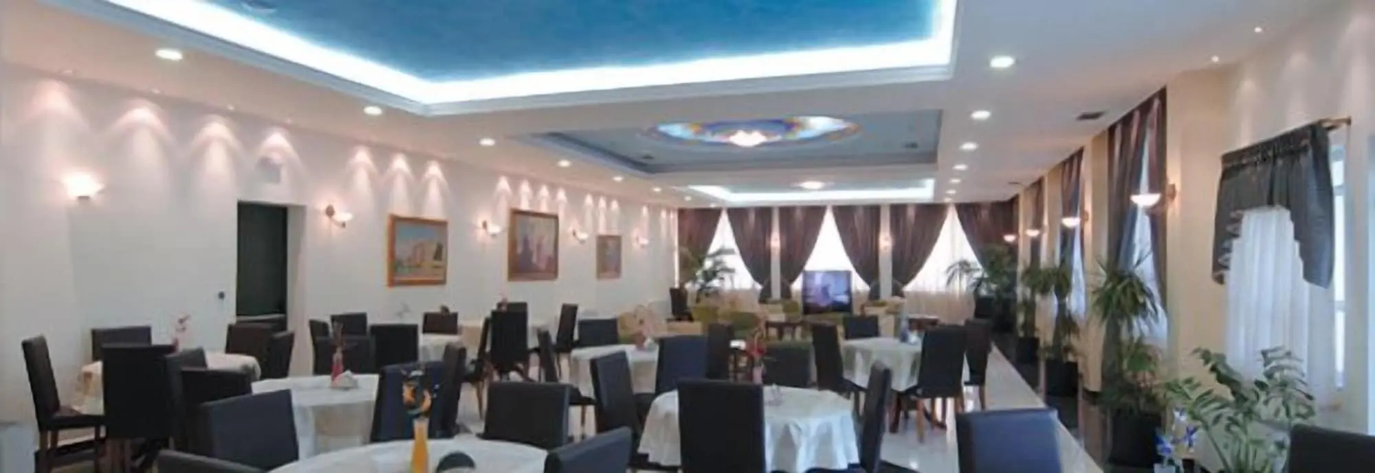 Hotel Platon, Restaurant