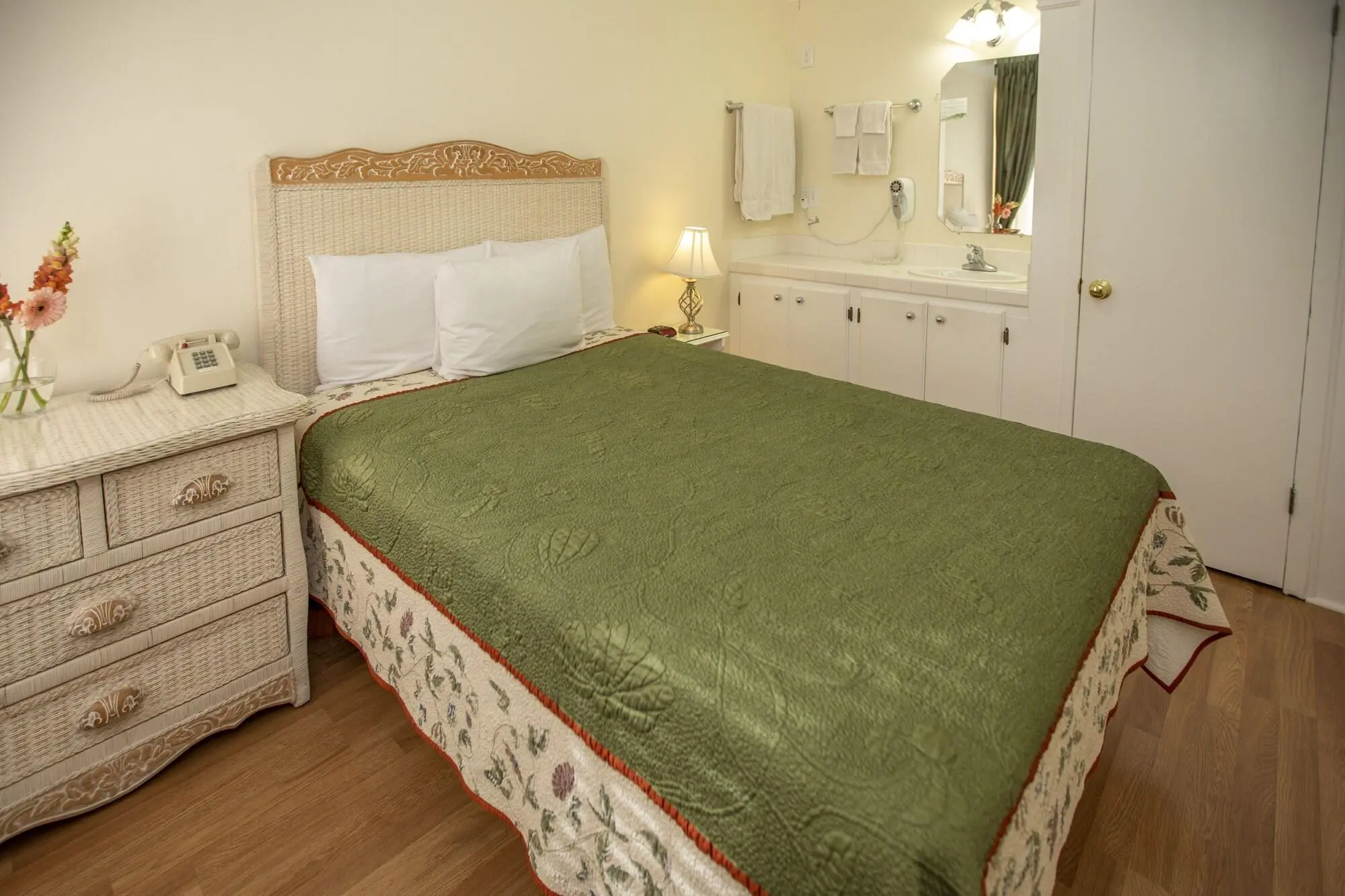 Hayes Valley Inn, Room