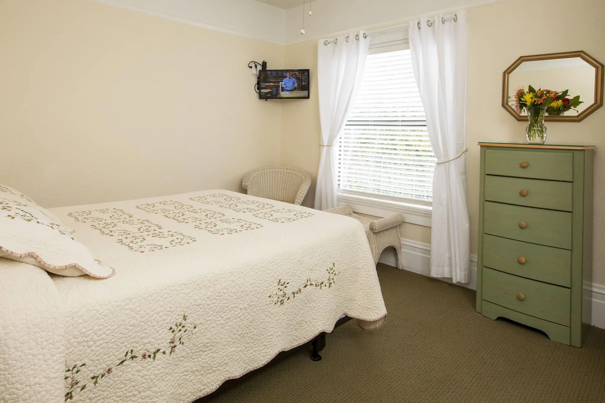 Hayes Valley Inn, Room