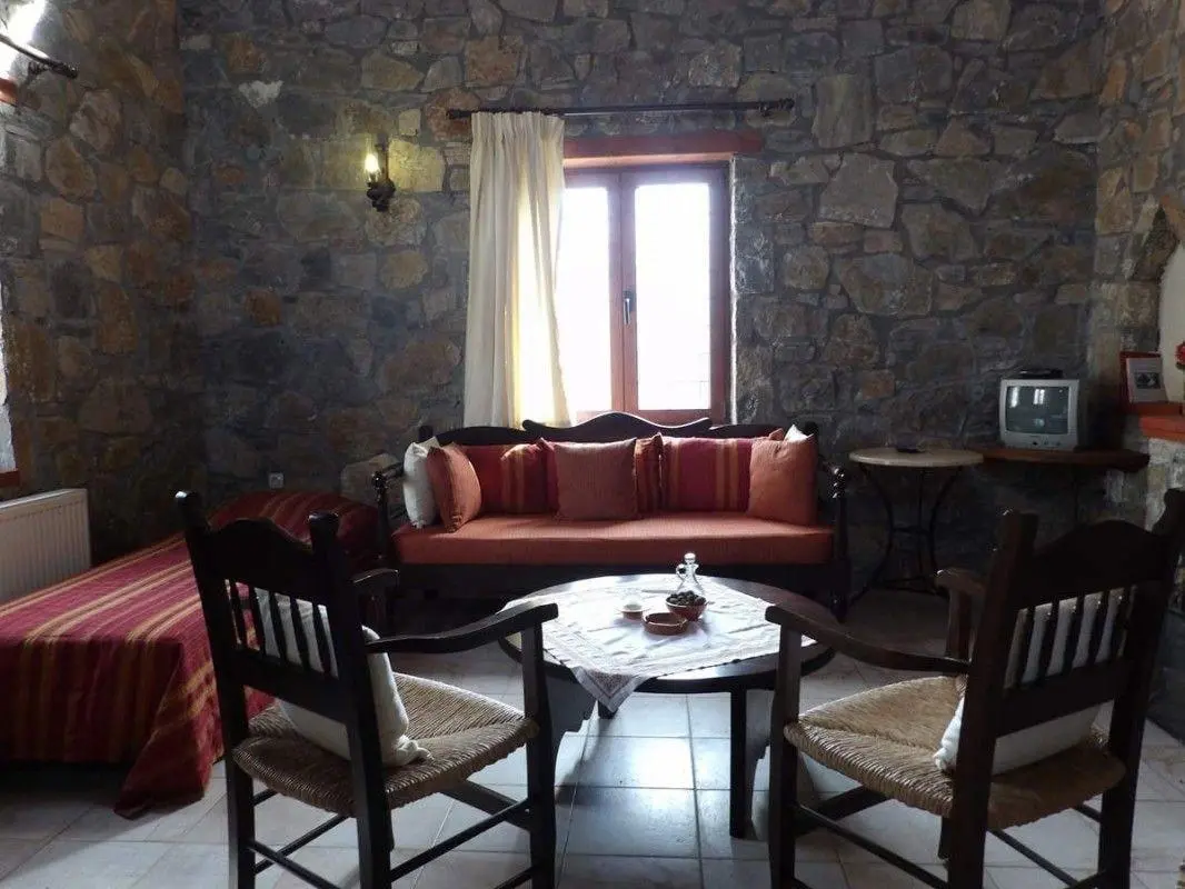 Arodamos Traditional Houses, Room
