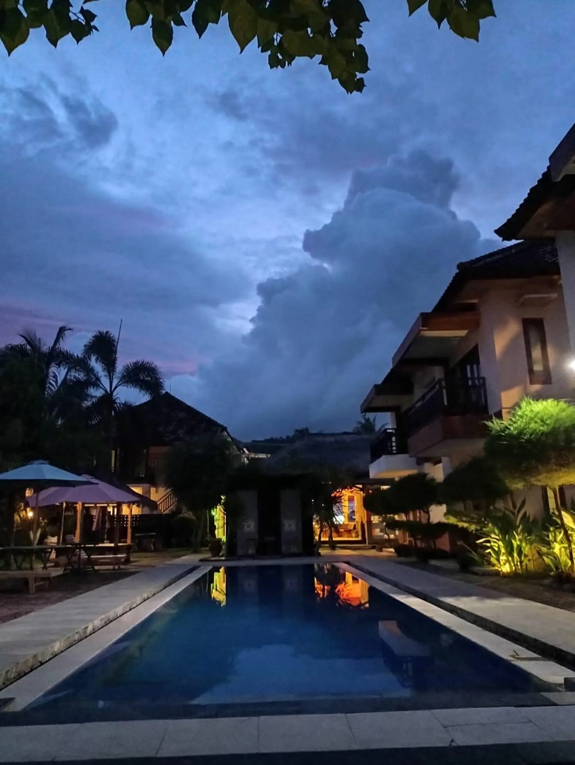Melati Resort & Hotel by ZUZU, Pool