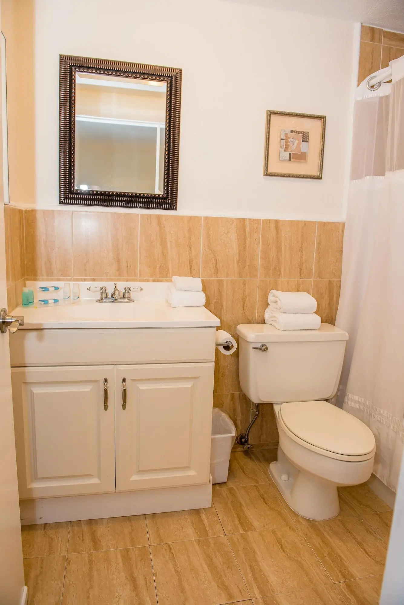 Ocean Lodge, Room