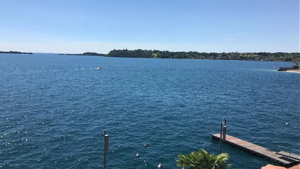 Hotel Touring Gardone Riviera, Terrace