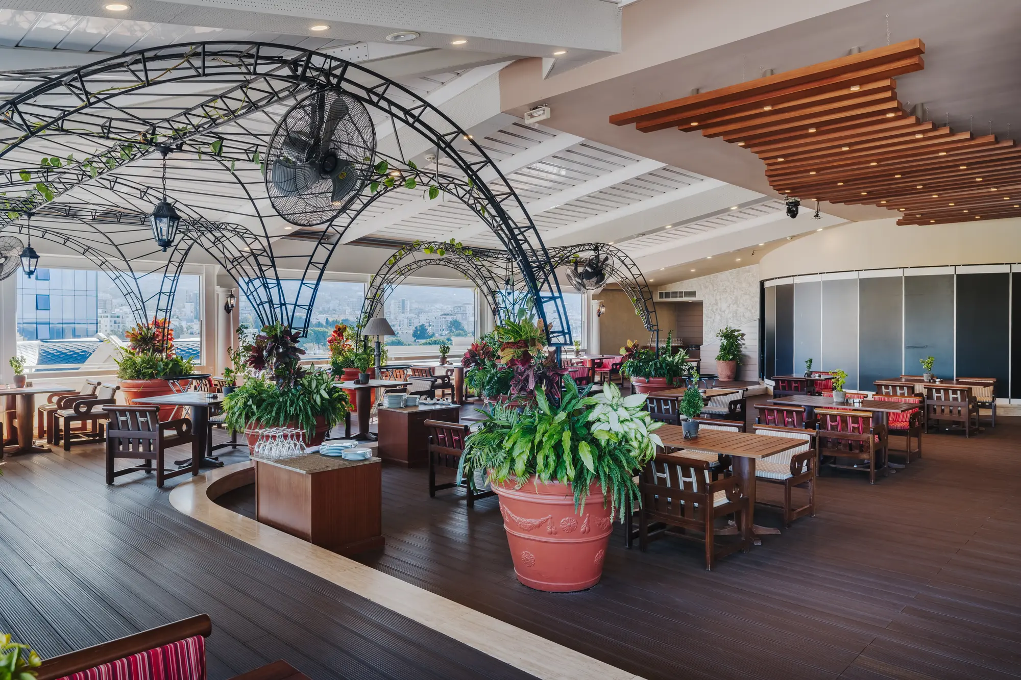 The Arkin Colony Hotel, Bar
