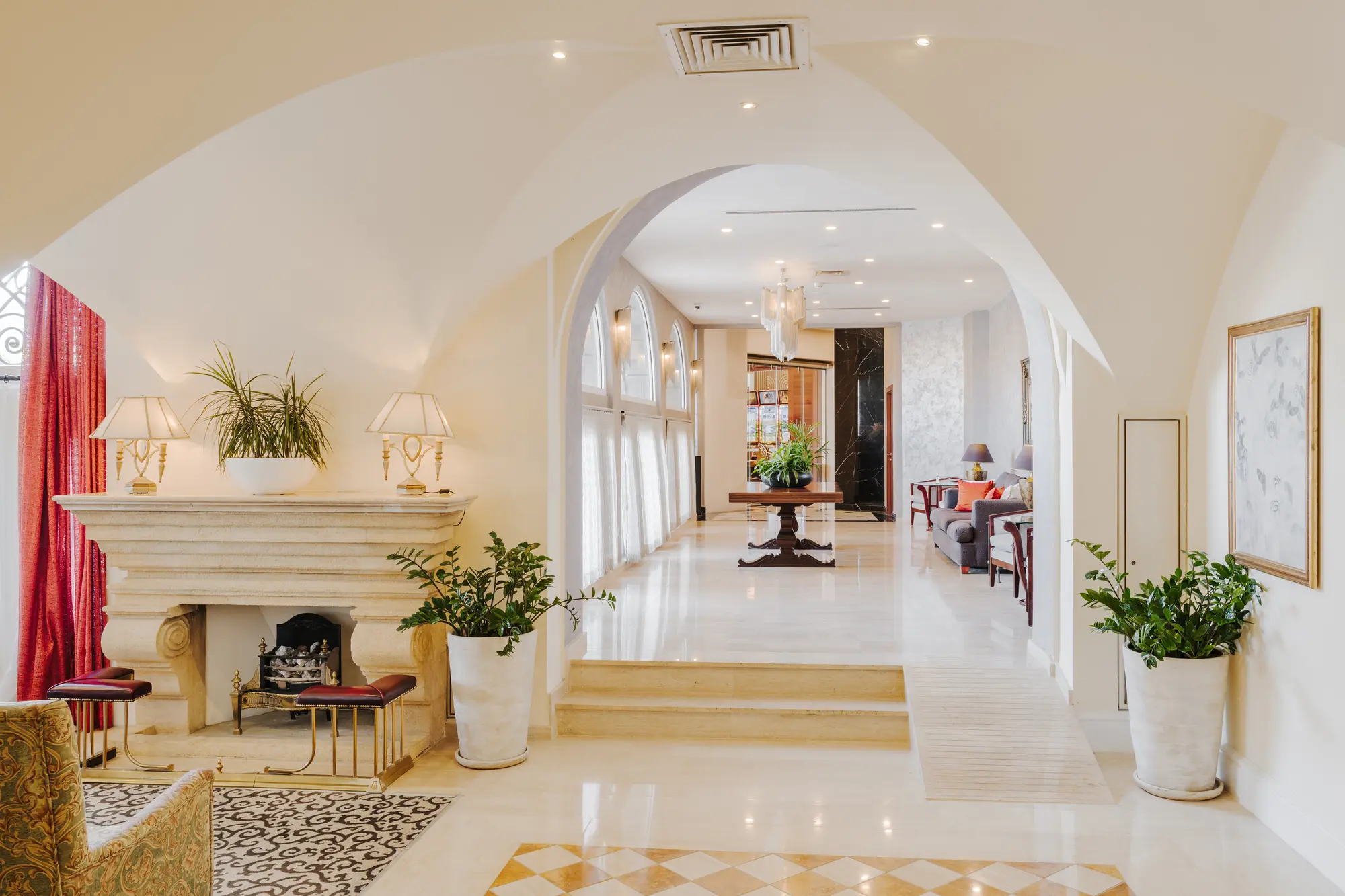 The Arkin Colony Hotel, Lobby