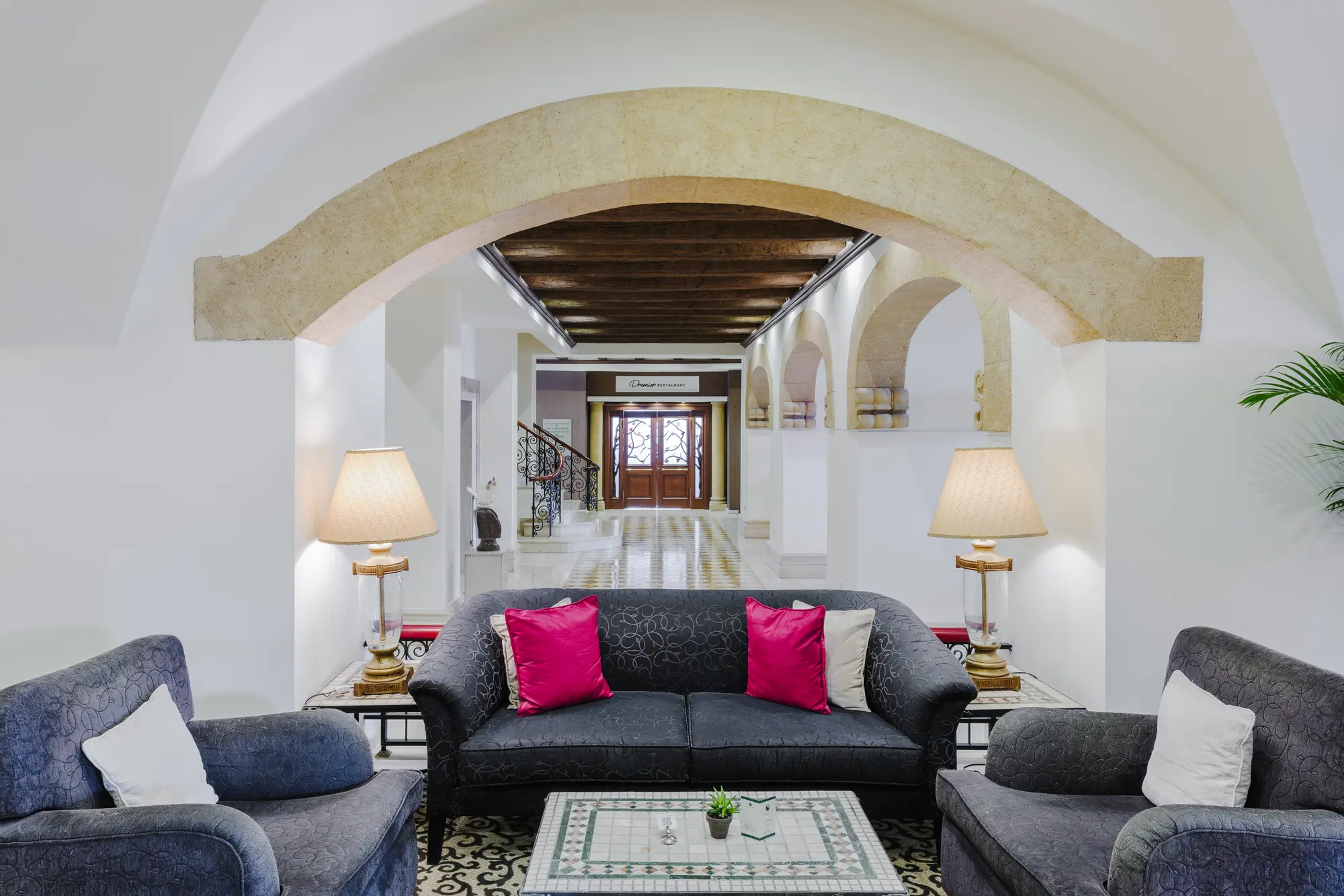 The Arkin Colony Hotel, Lobby