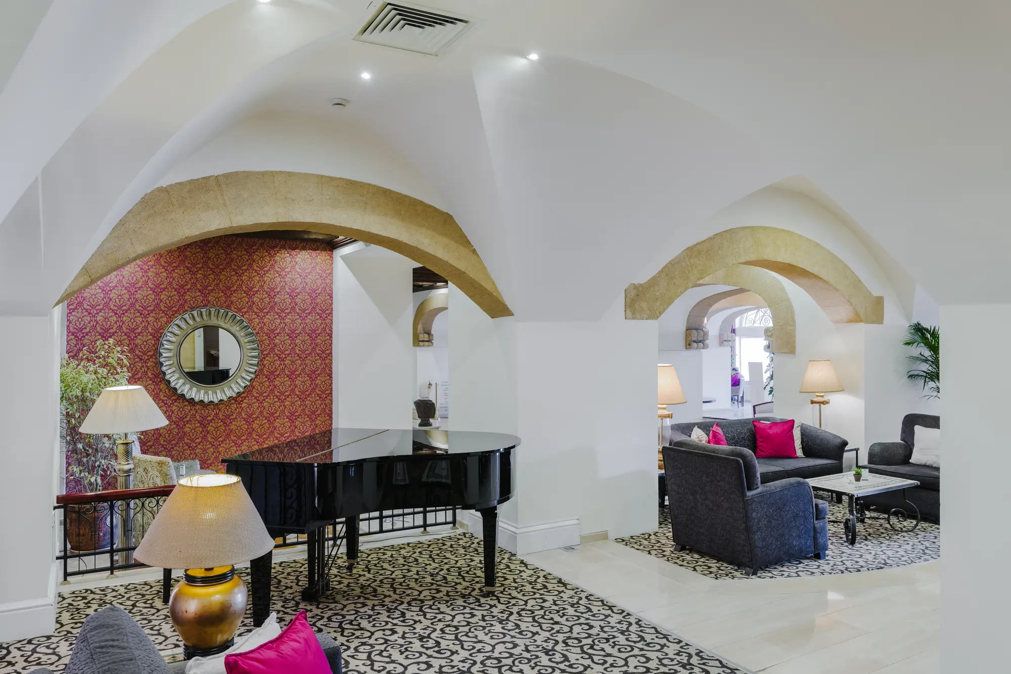 The Arkin Colony Hotel, Lobby