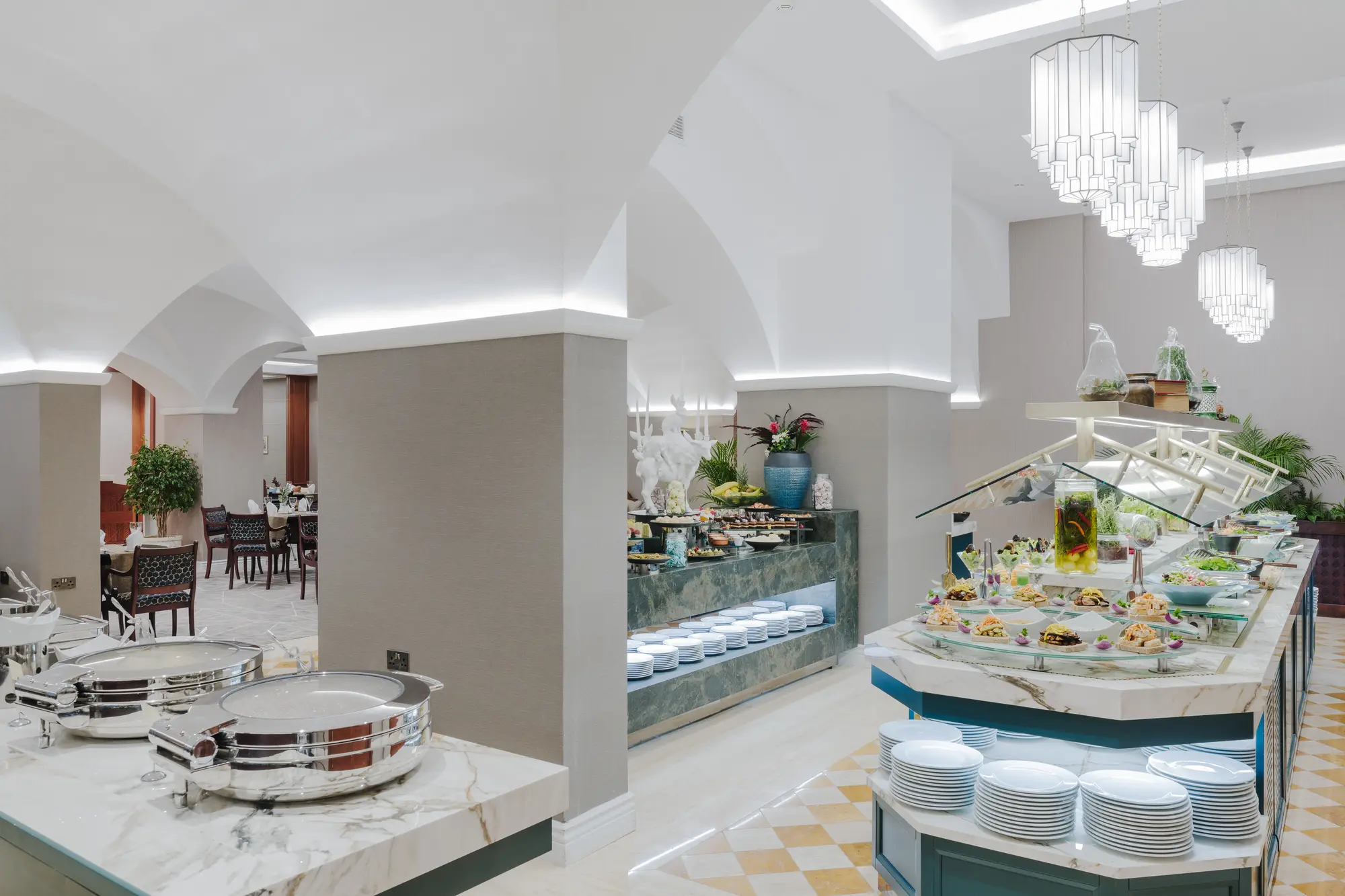 The Arkin Colony Hotel, Restaurant