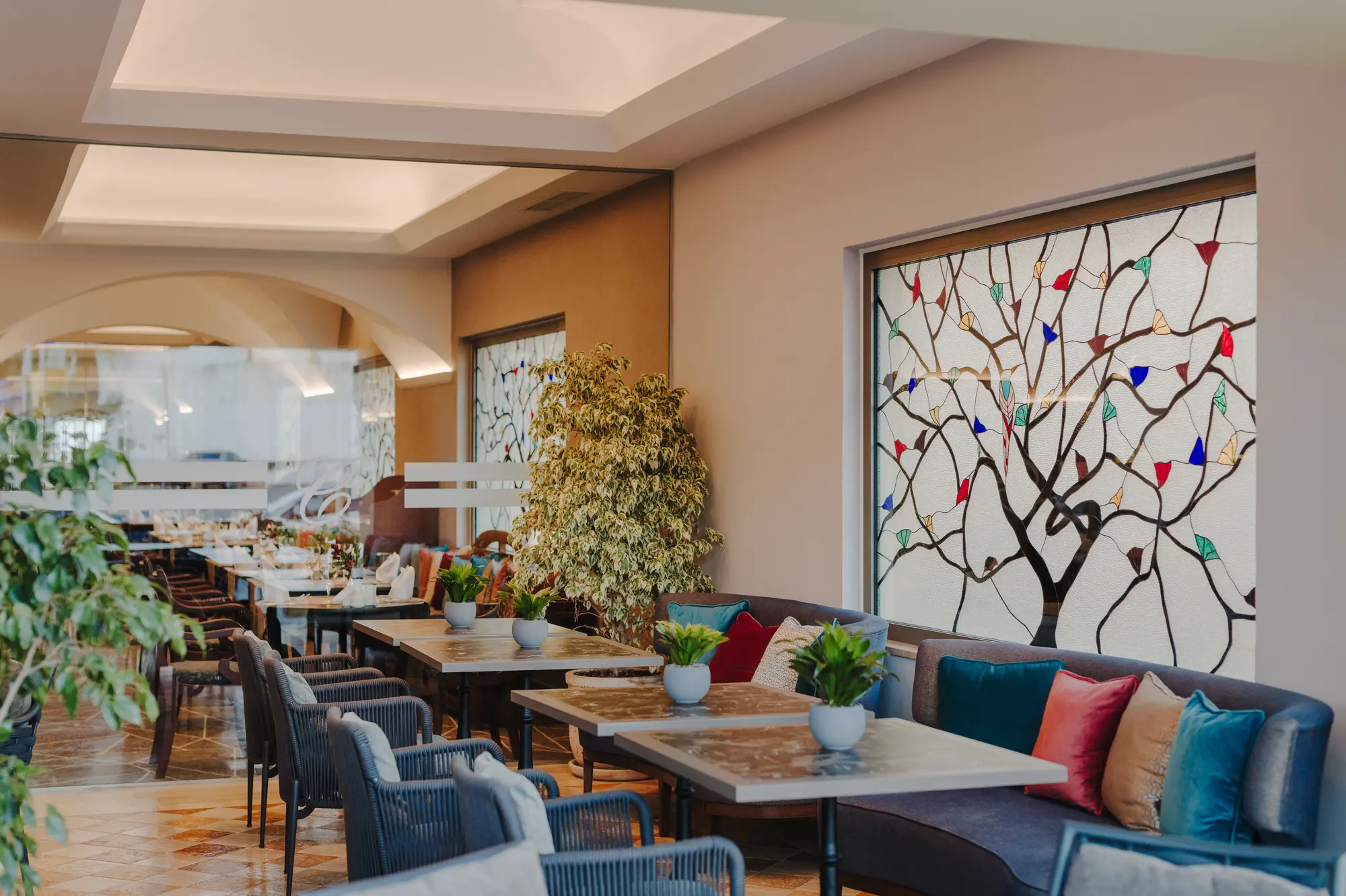 The Arkin Colony Hotel, Restaurant