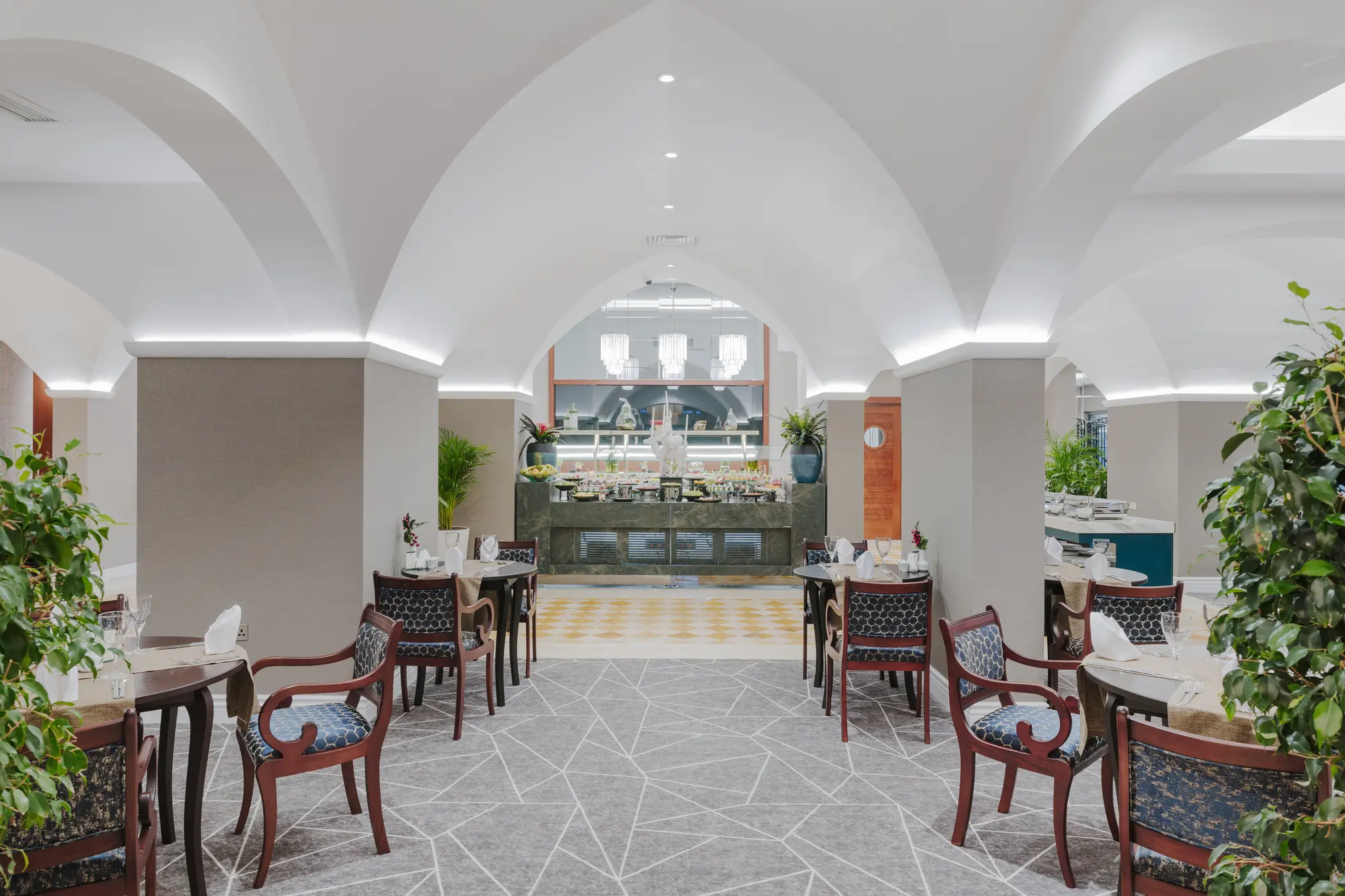 The Arkin Colony Hotel, Restaurant