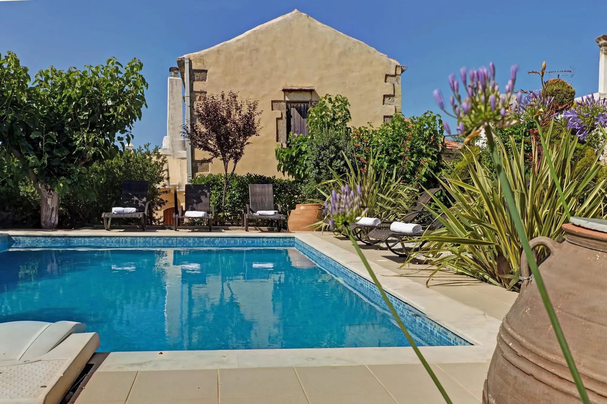 Arcus Suites, Pool