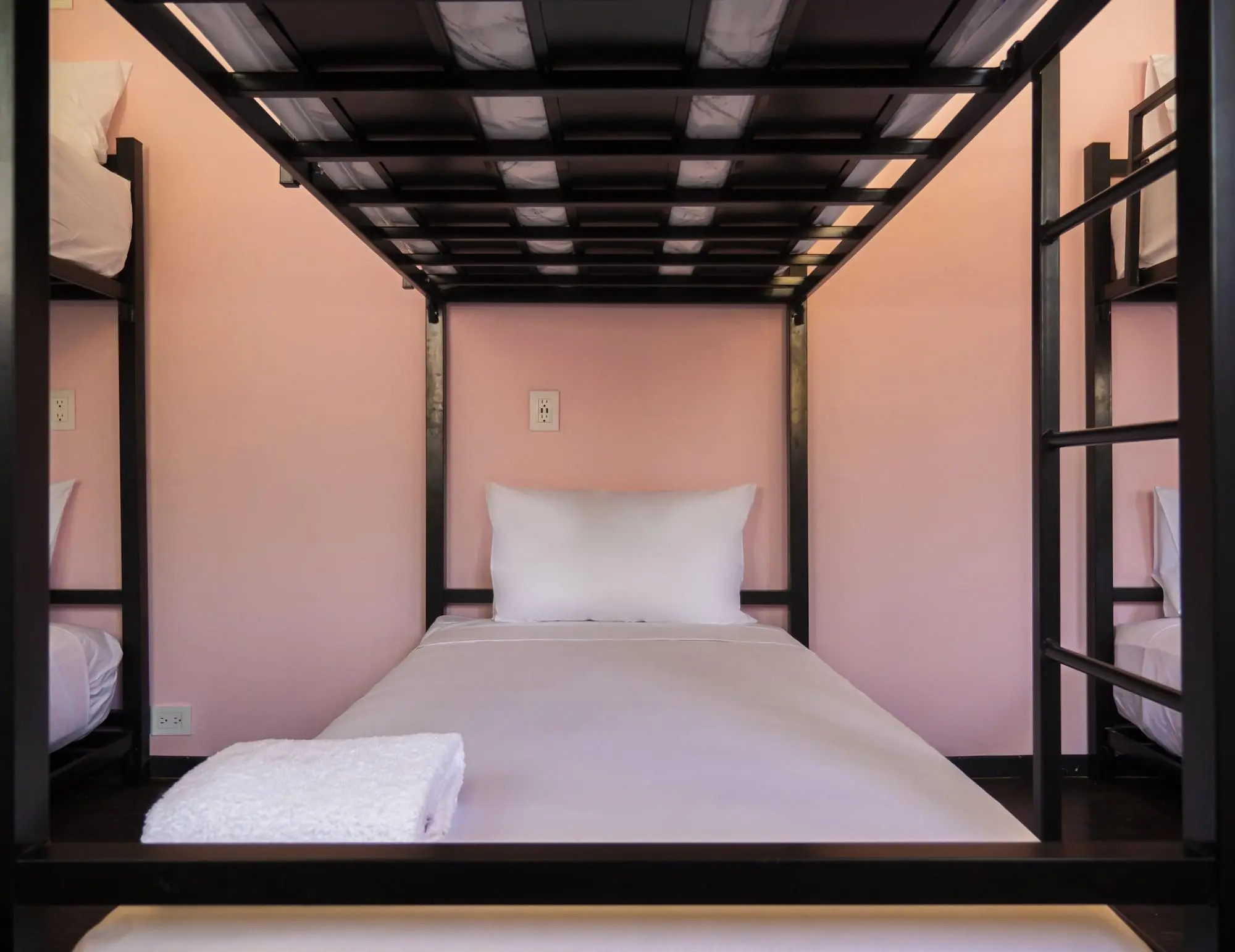 Colorbox Beds and Rooms By Milenium, Room