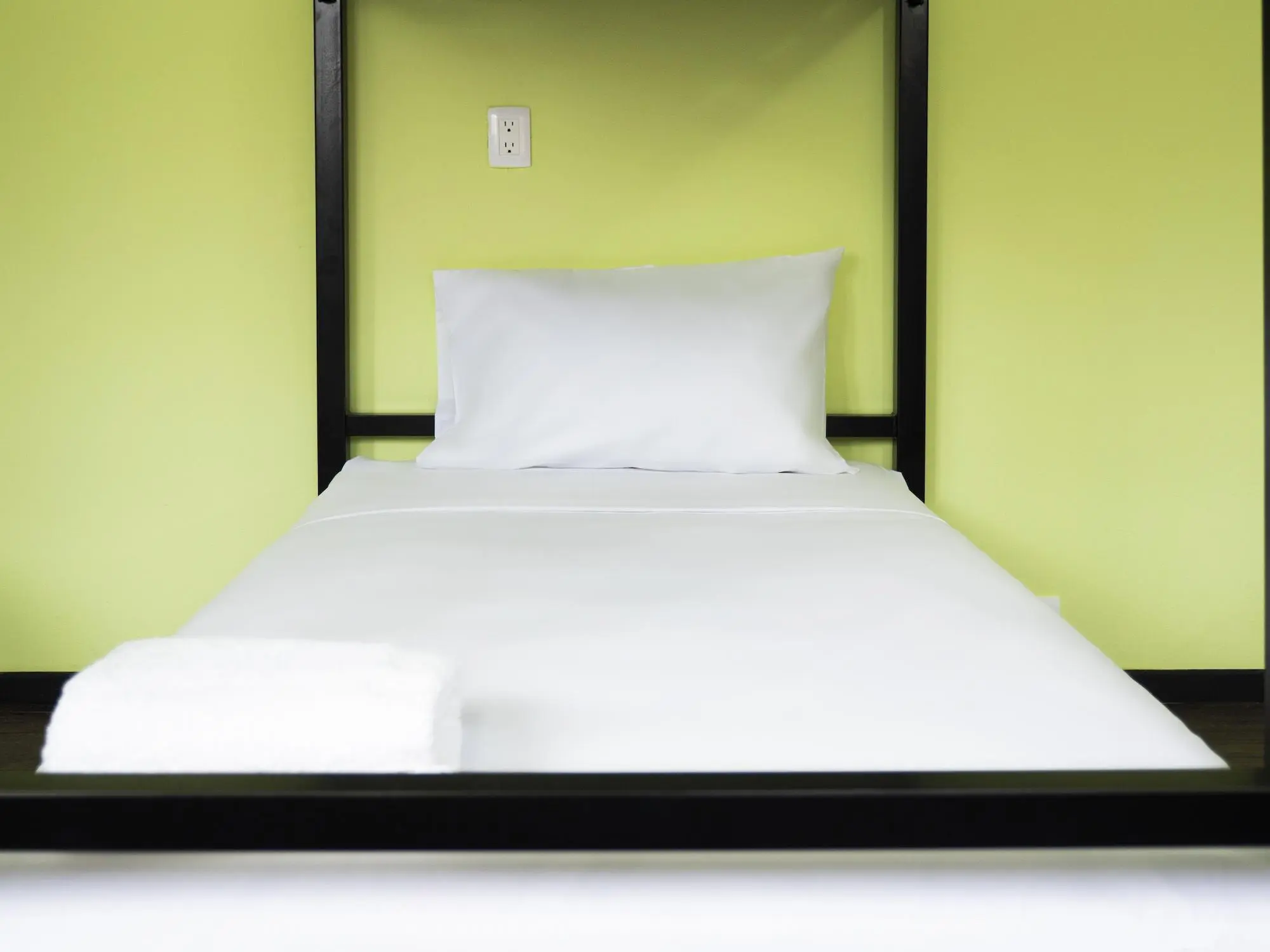 Colorbox Beds and Rooms By Milenium, Room