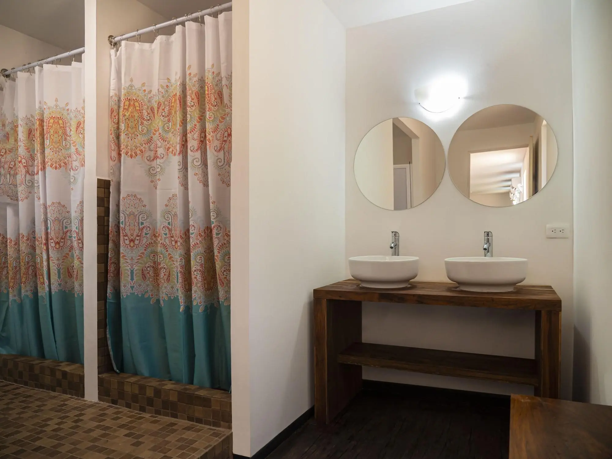 Colorbox Beds and Rooms By Milenium, Room