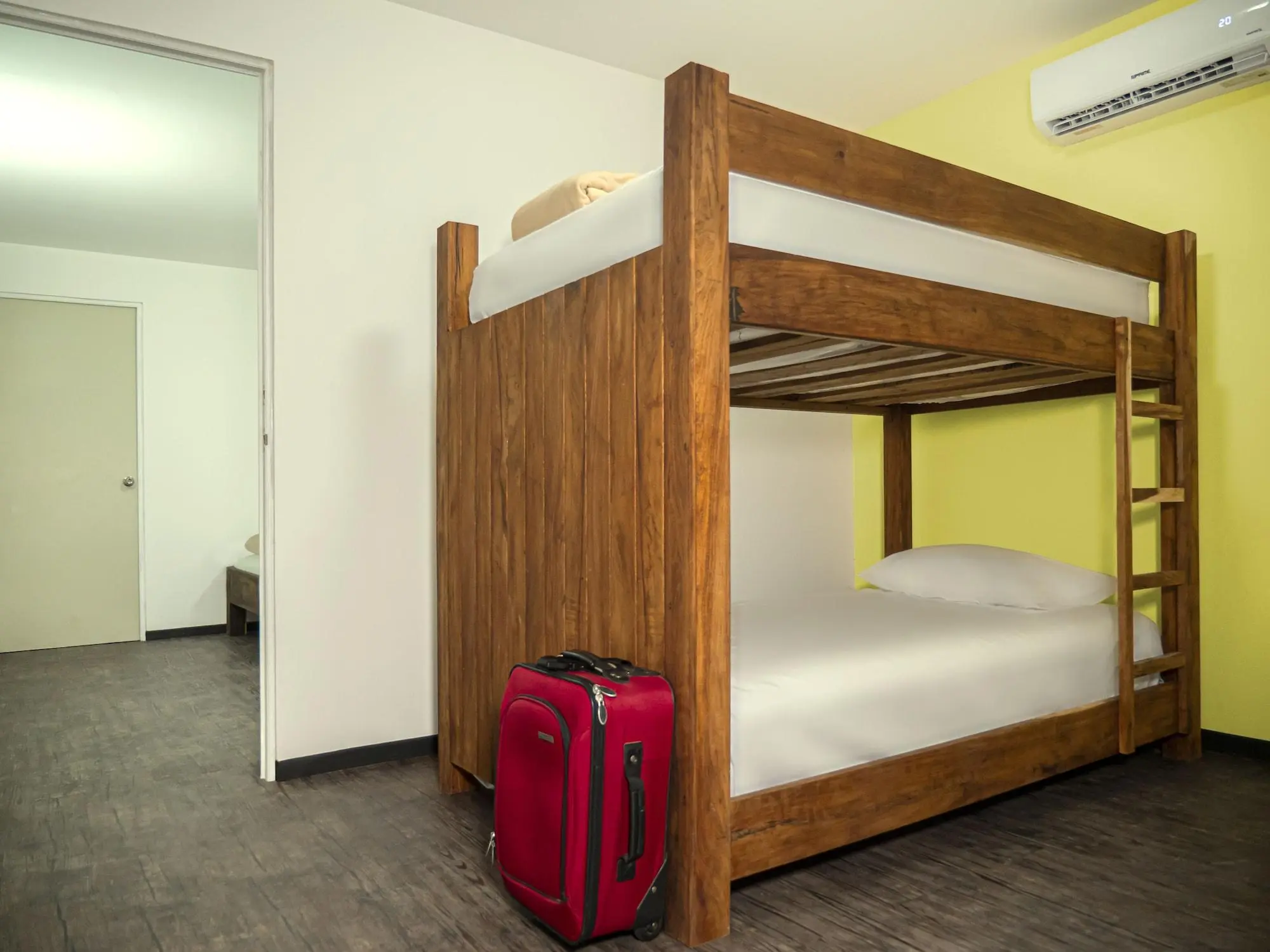Colorbox Beds and Rooms By Milenium, Room