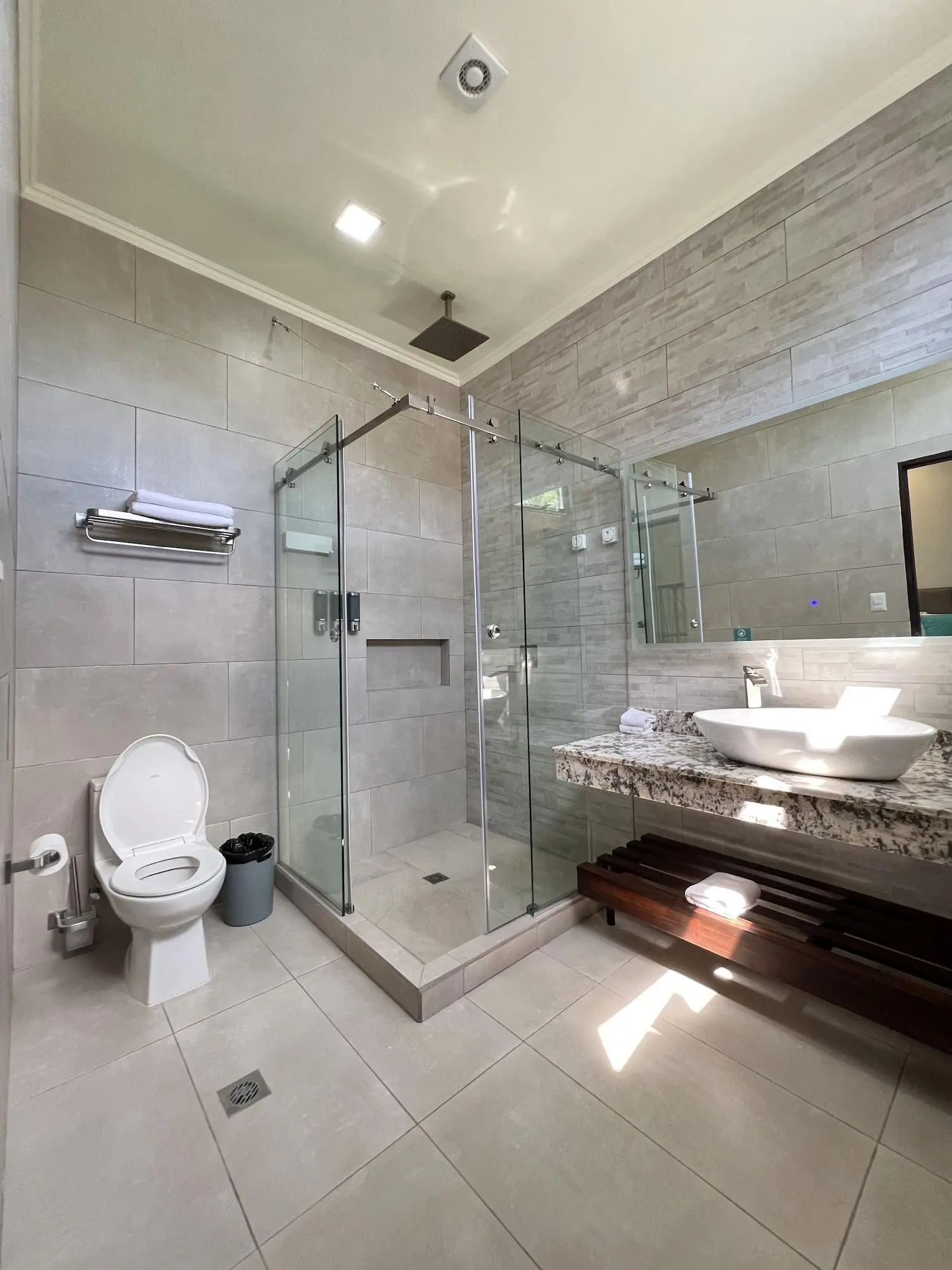 Hotel Naoz, Room