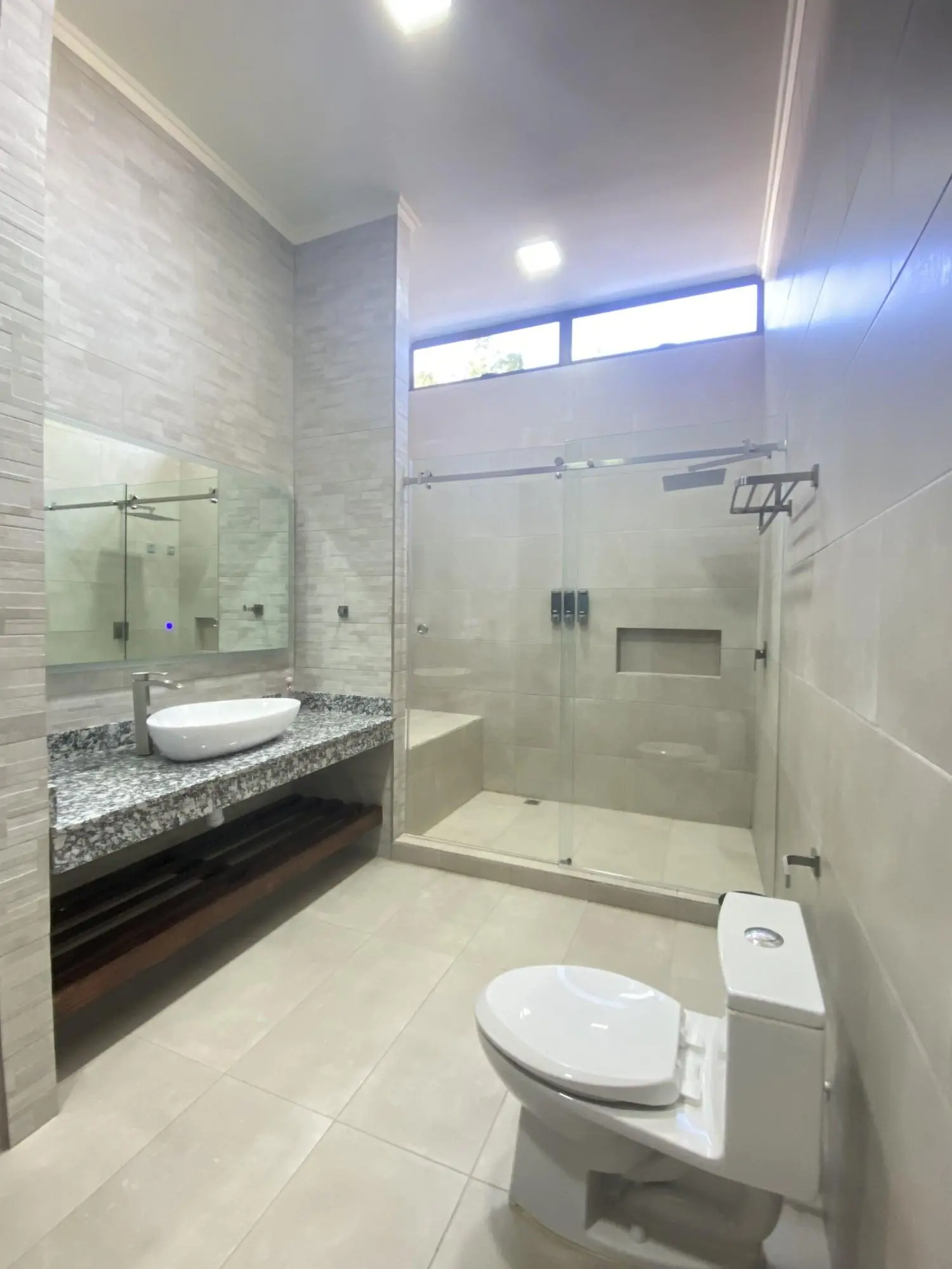 Hotel Naoz, Room