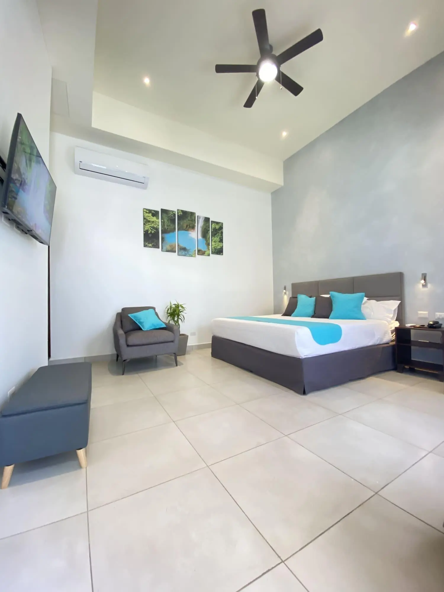 Hotel Naoz, Room