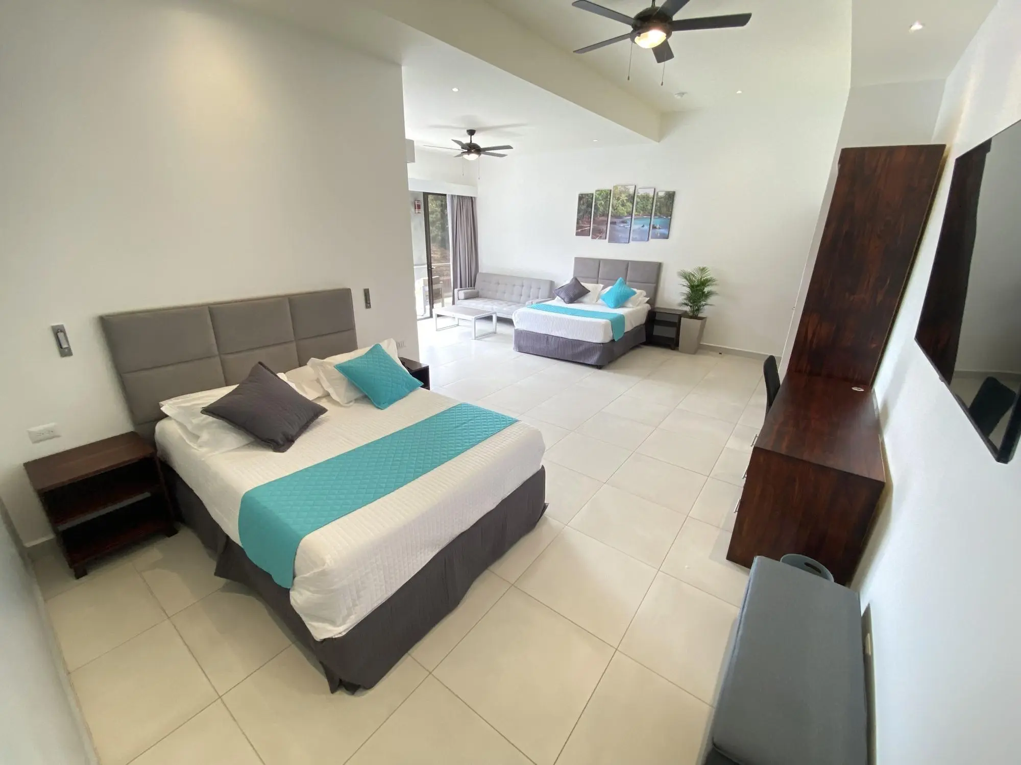 Hotel Naoz, Room
