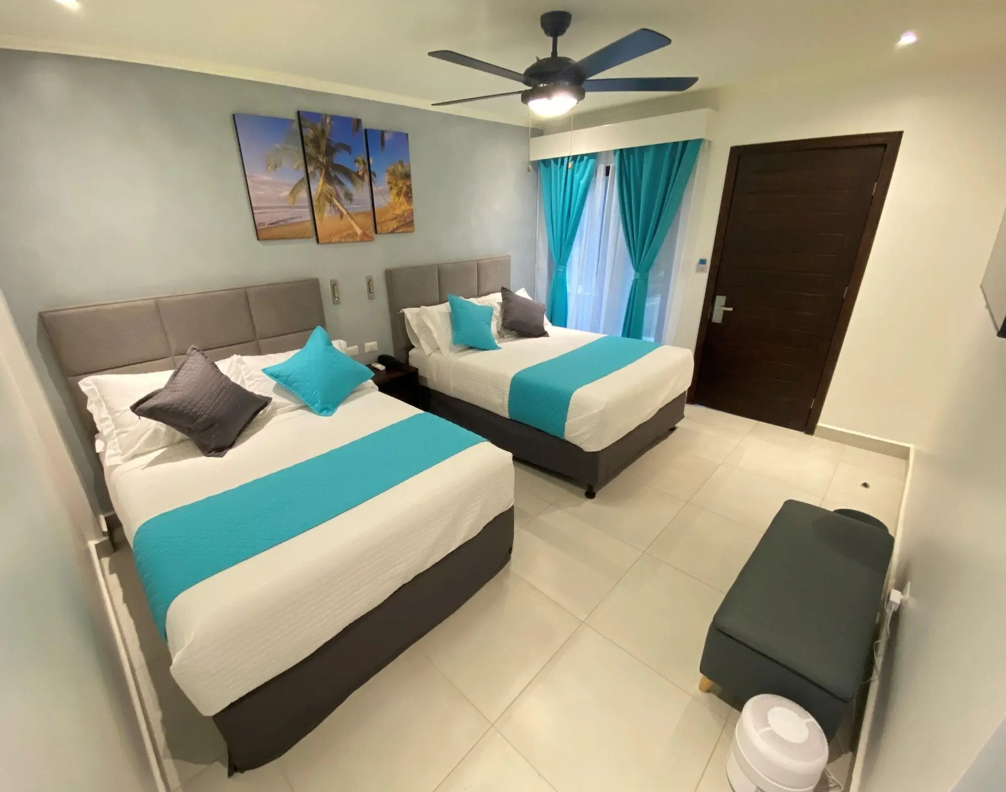 Hotel Naoz, Room
