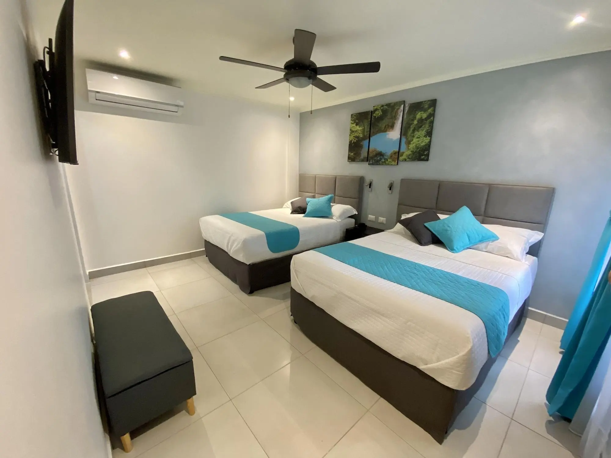 Hotel Naoz, Room