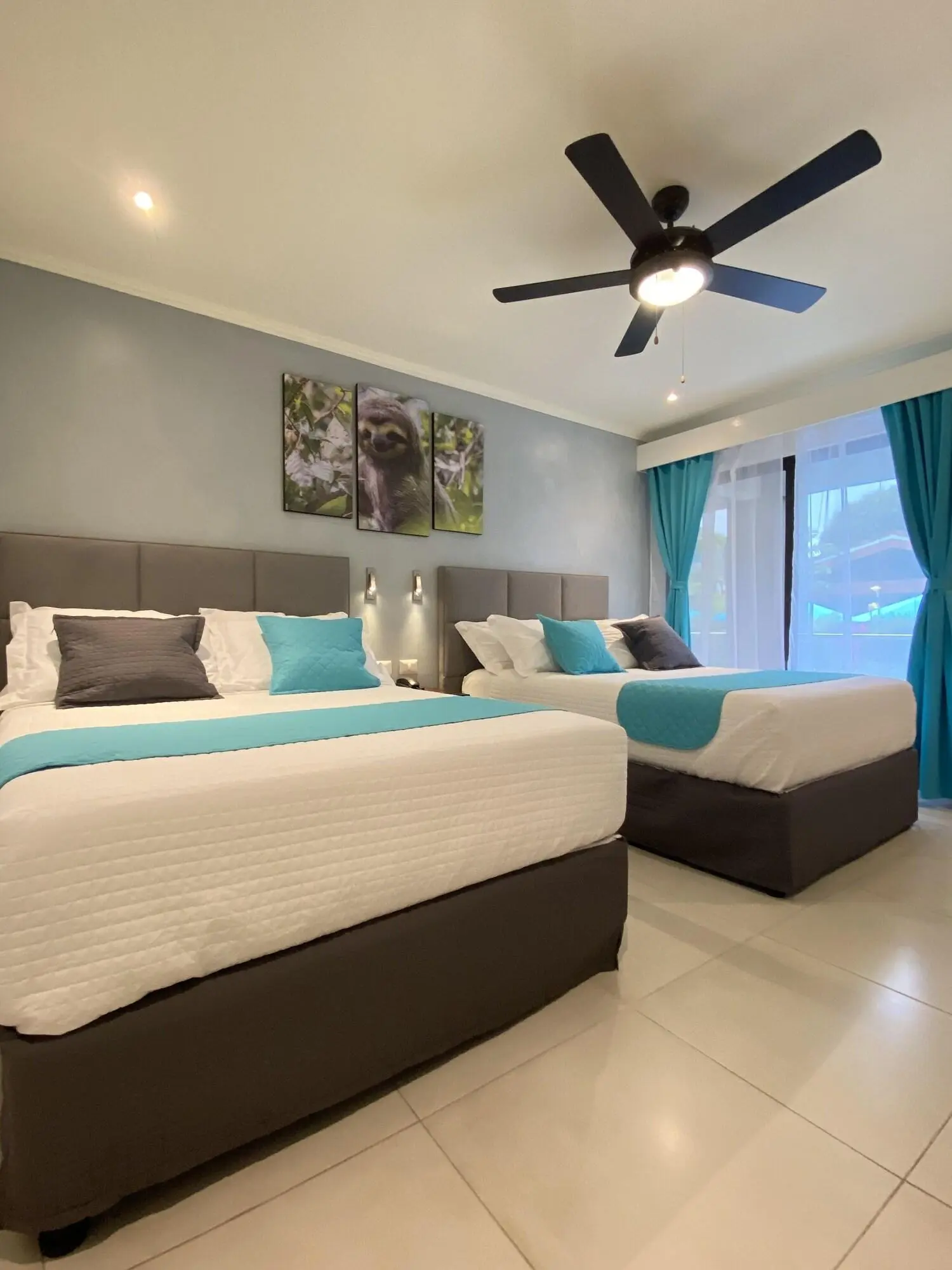 Hotel Naoz, Room