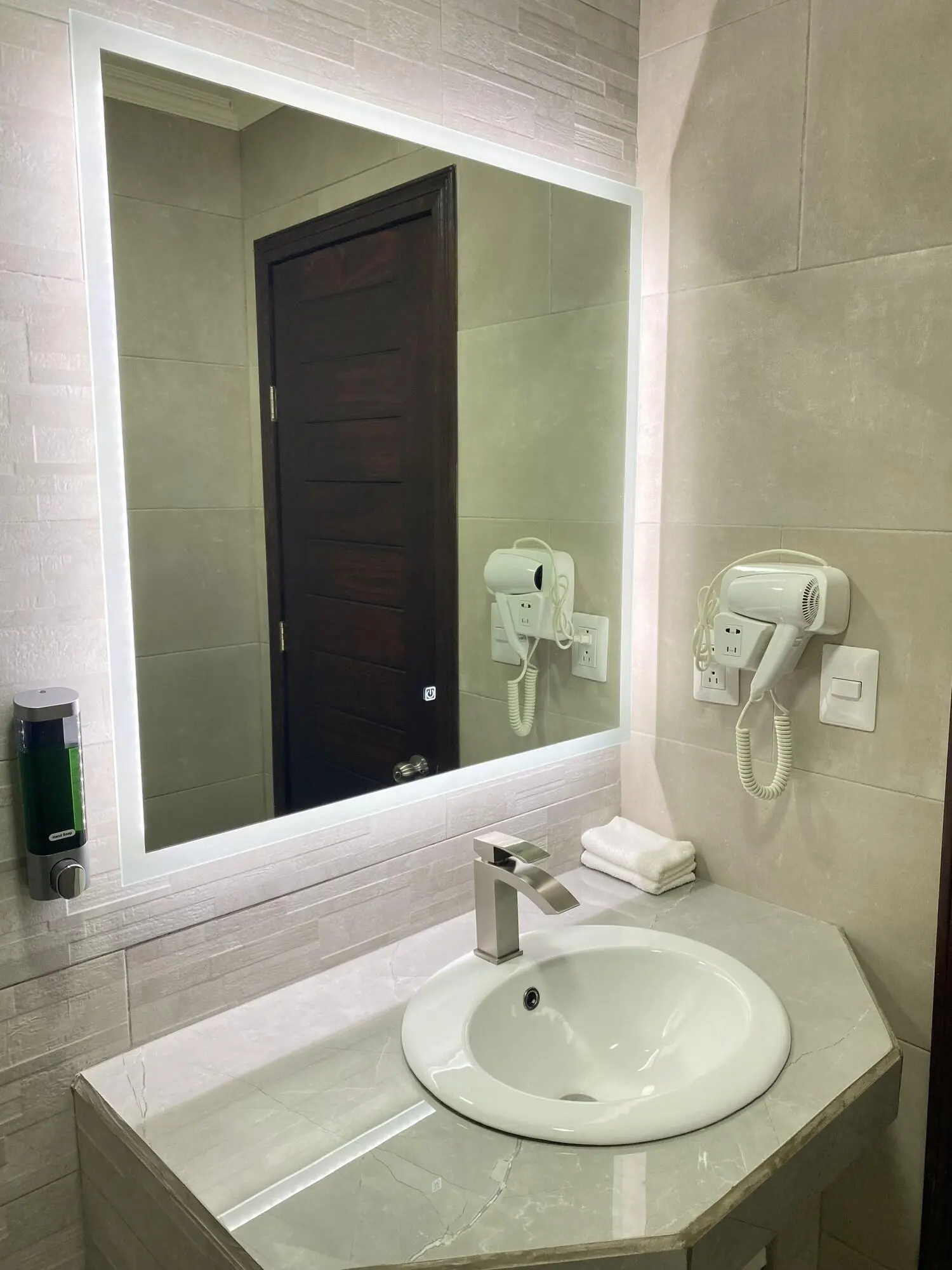 Hotel Naoz, Room