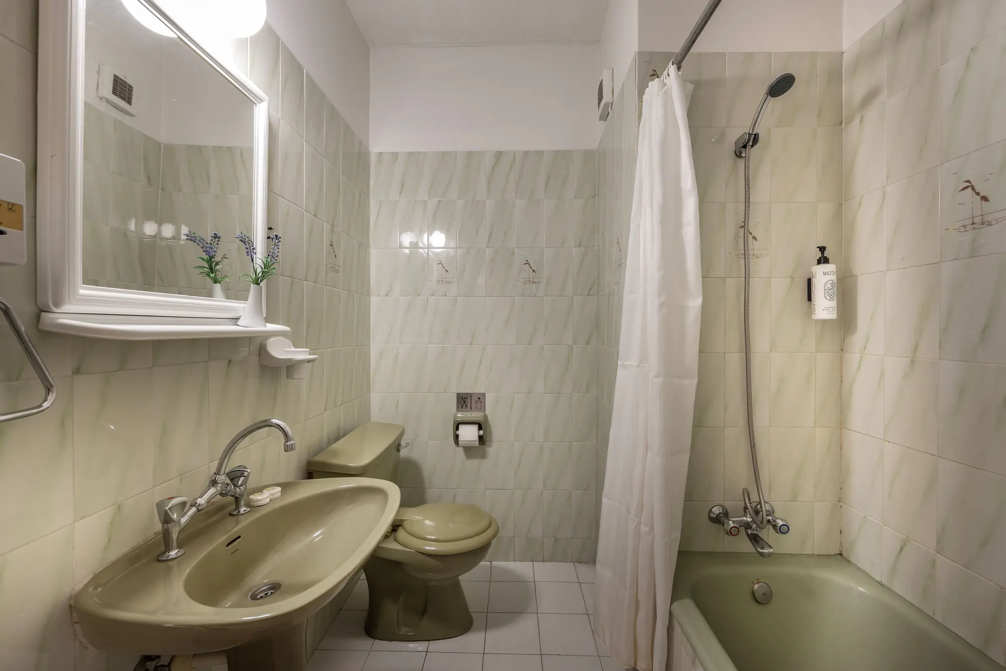 Seagull Hotel Apartments, Room