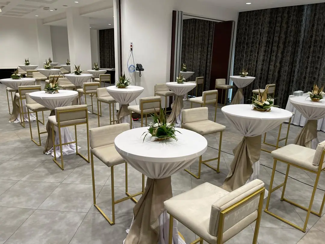 Krystal Palace Douala, Conferences