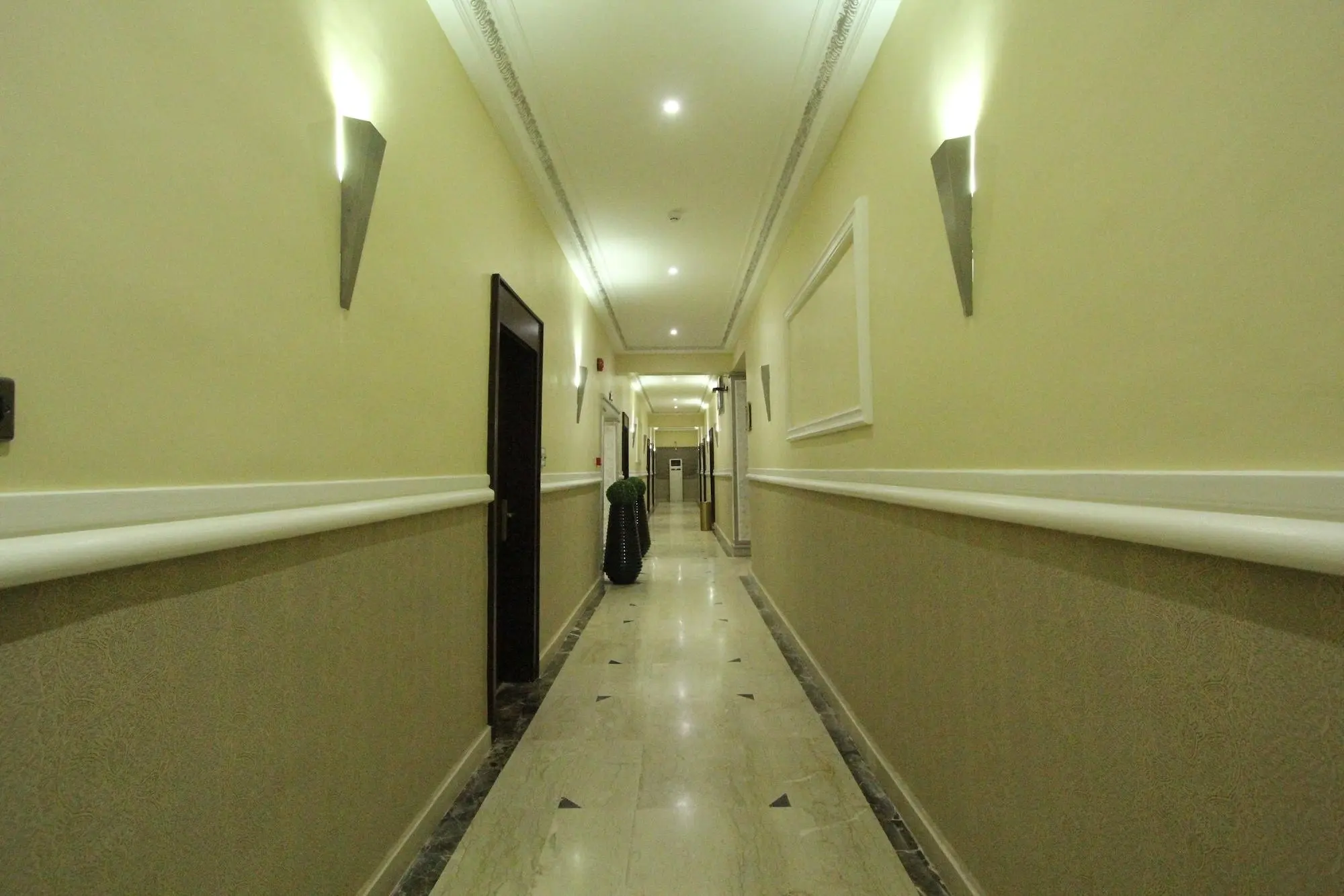 Eterno Hotels Limited, Lobby