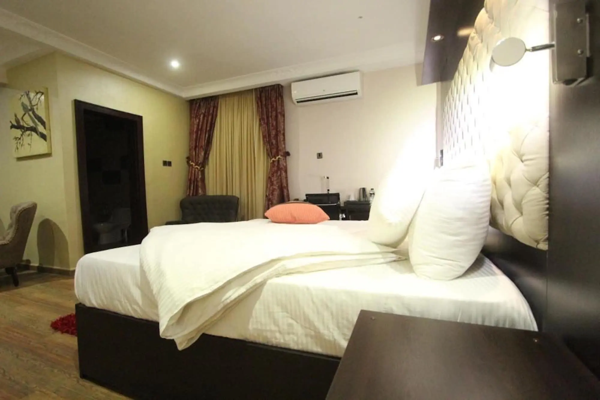Eterno Hotels Limited, Room