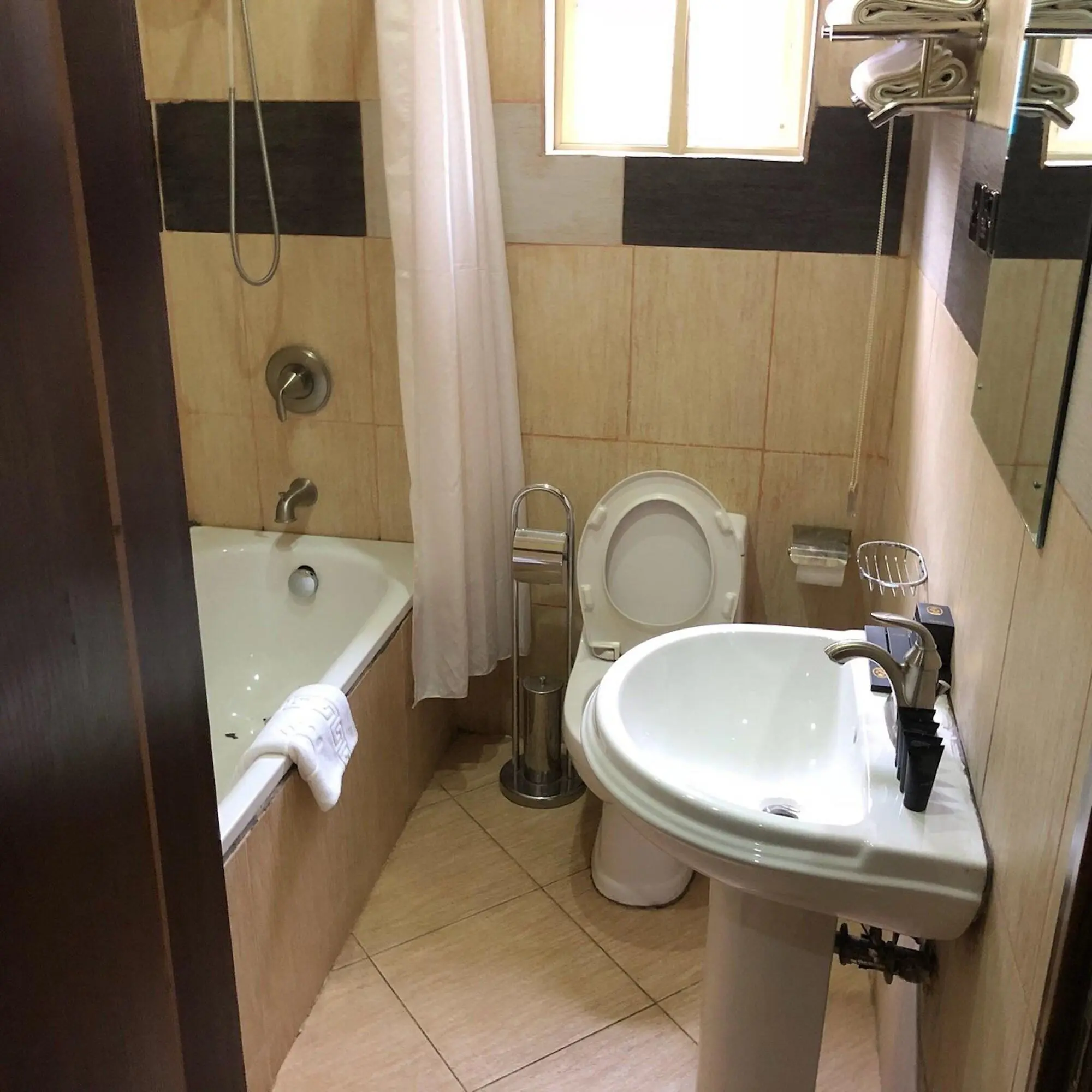Eterno Hotels Limited, Room