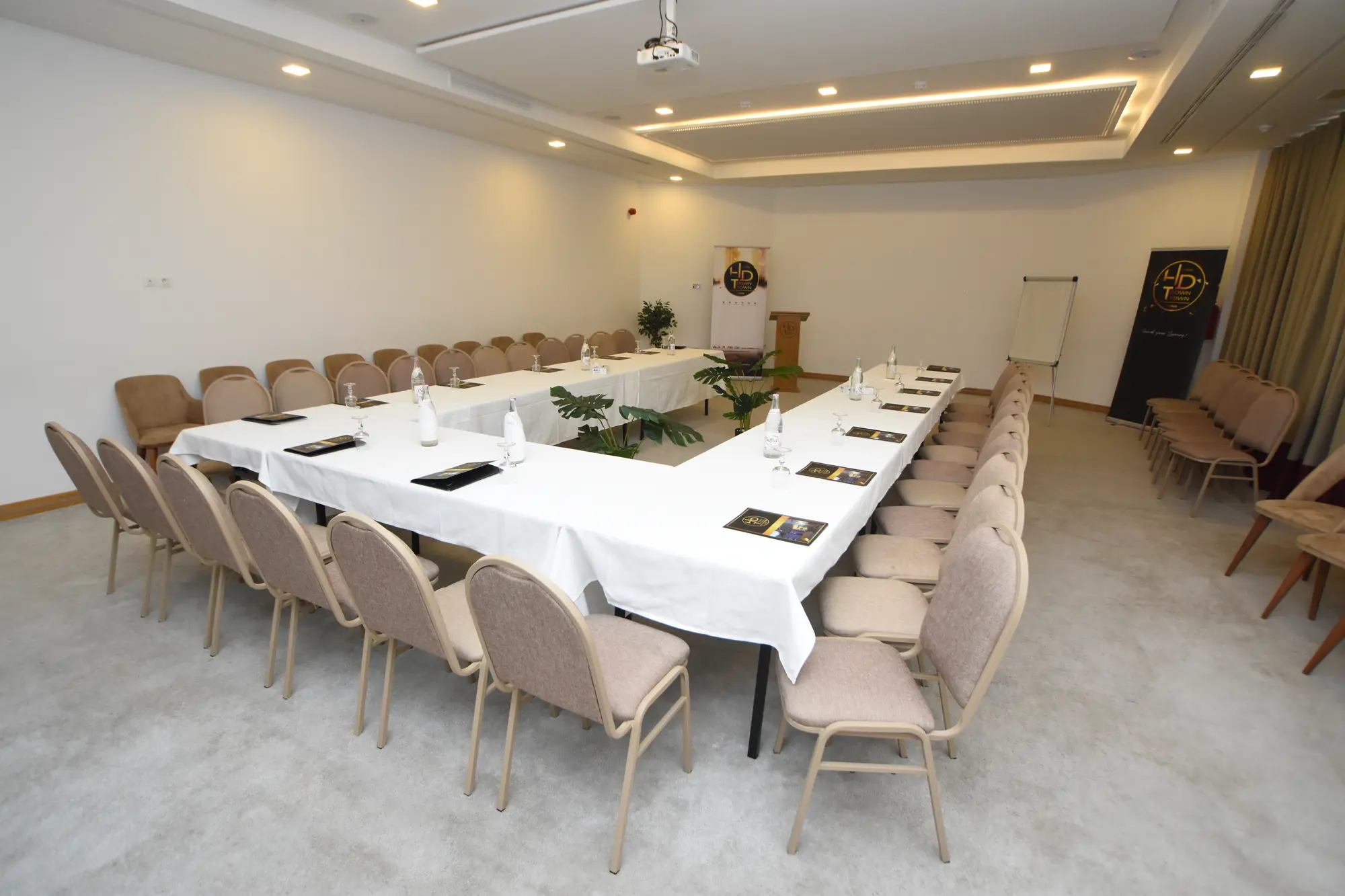 Downtown Tunis Hotel, Conferences