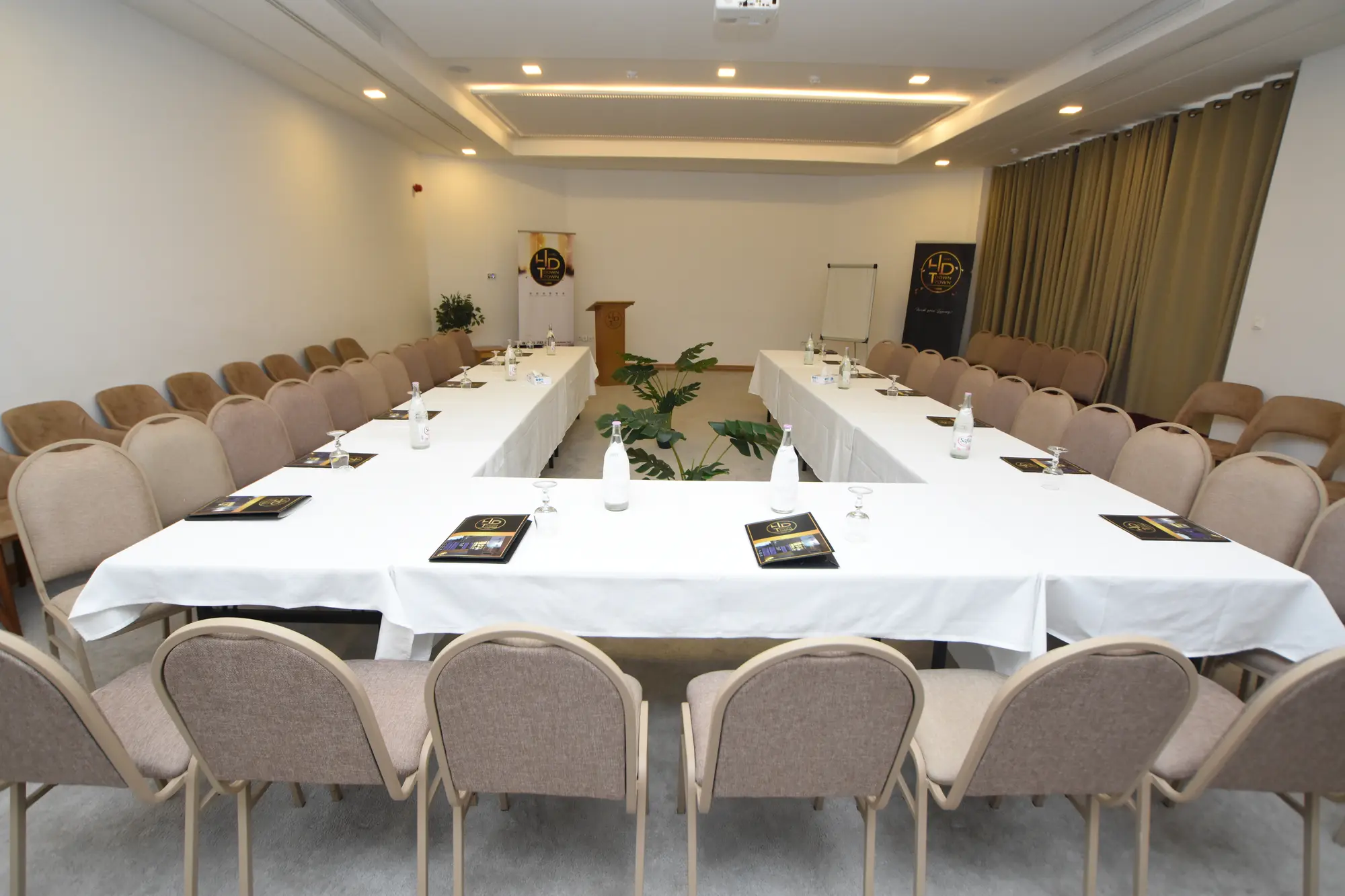 Downtown Tunis Hotel, Conferences