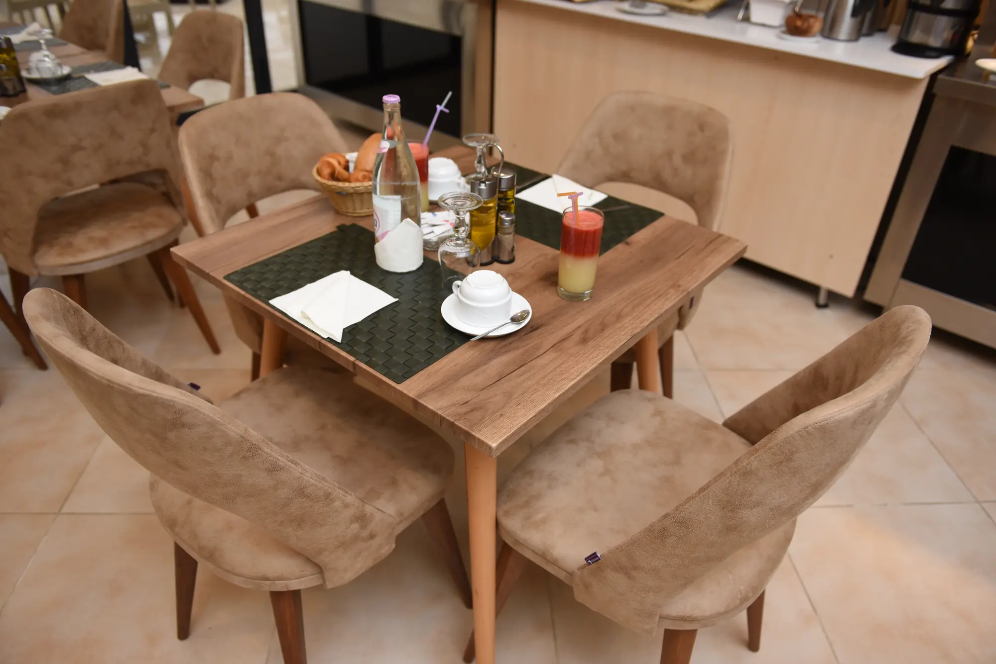 Downtown Tunis Hotel, Restaurant