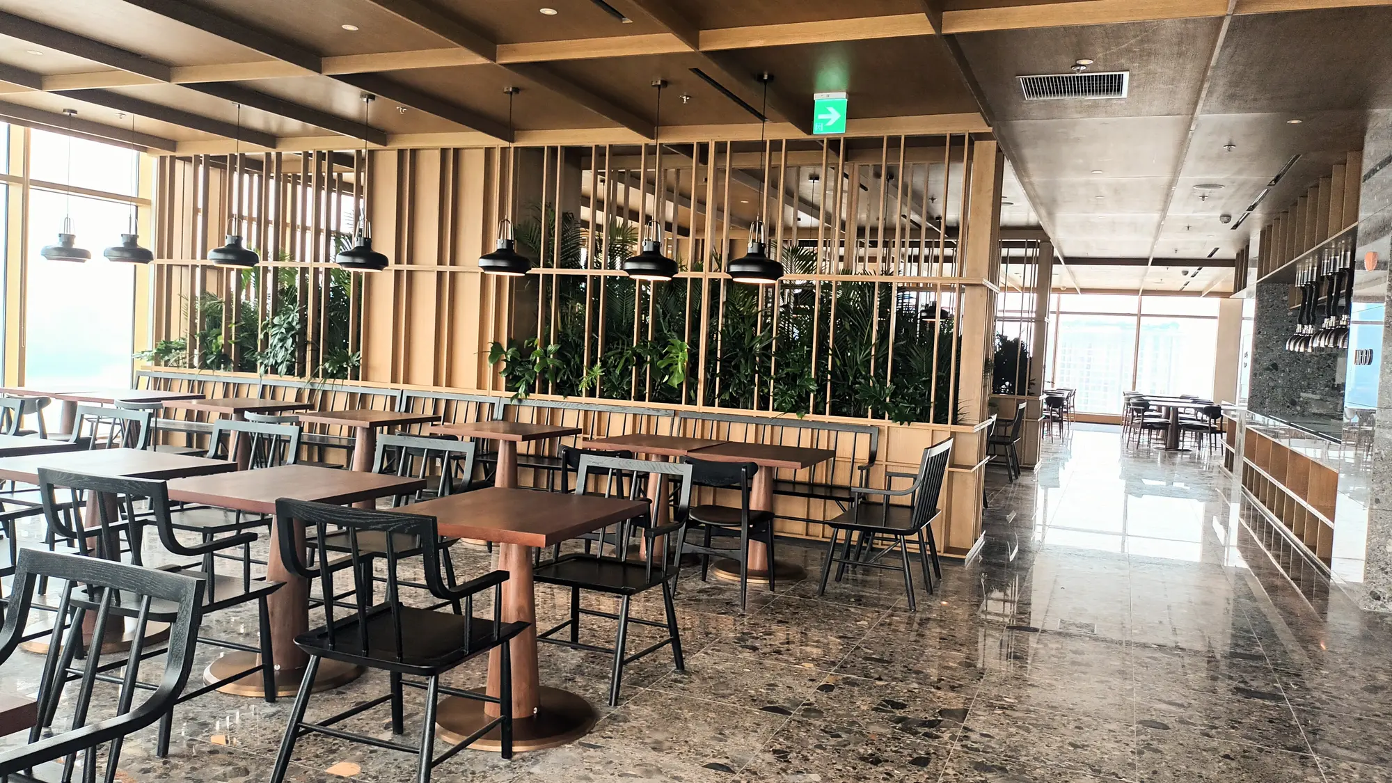 L7 West Lake Hanoi By Lotte, Bar