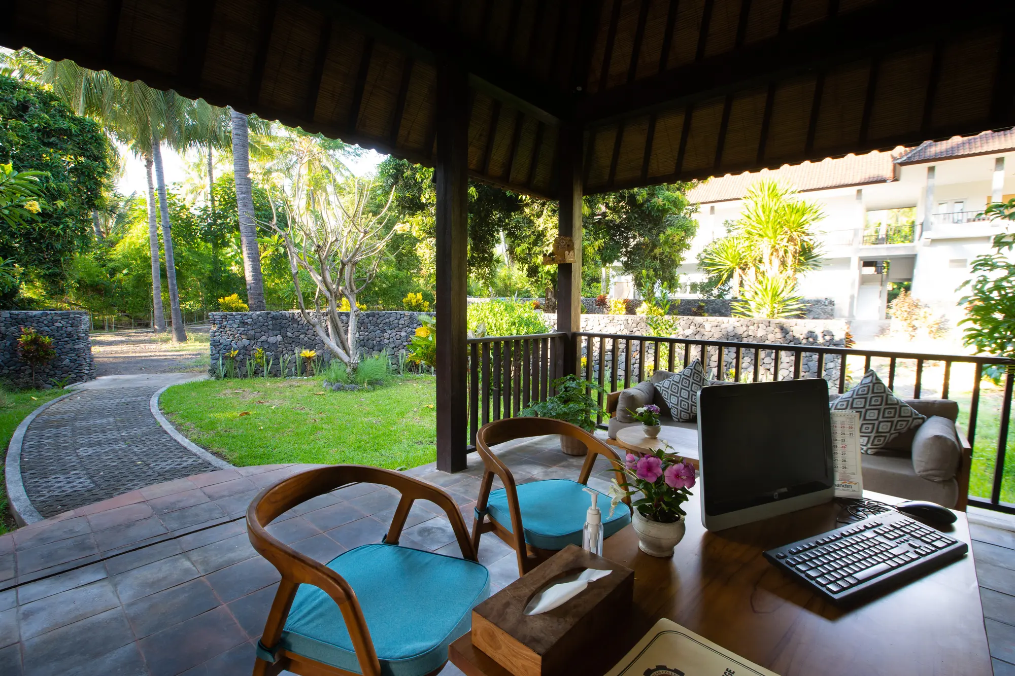 The Kirana Tembok Resort, Lobby