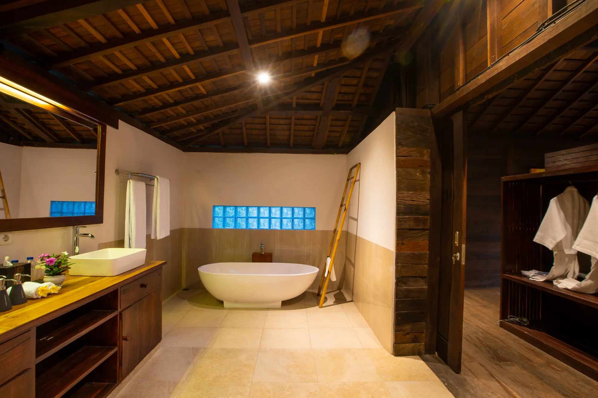 The Kirana Tembok Resort, Room