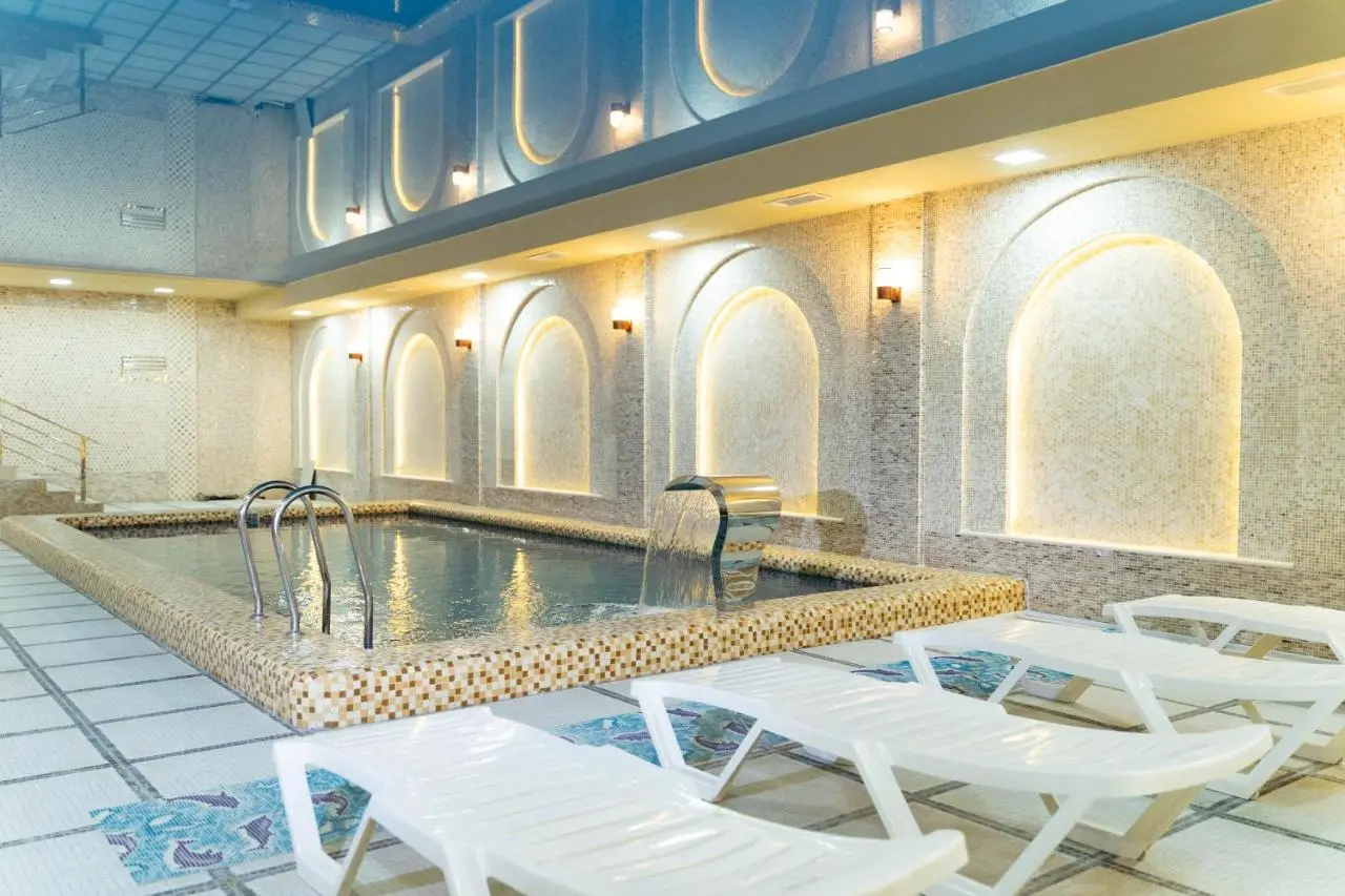 Reikartz Bahor Bukhara, Pool