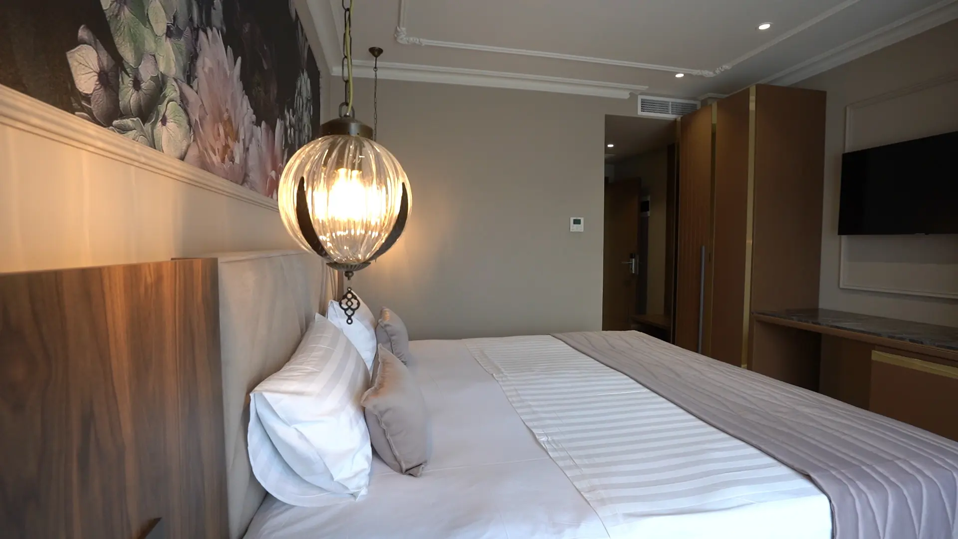 Premium Sunrise, Room
