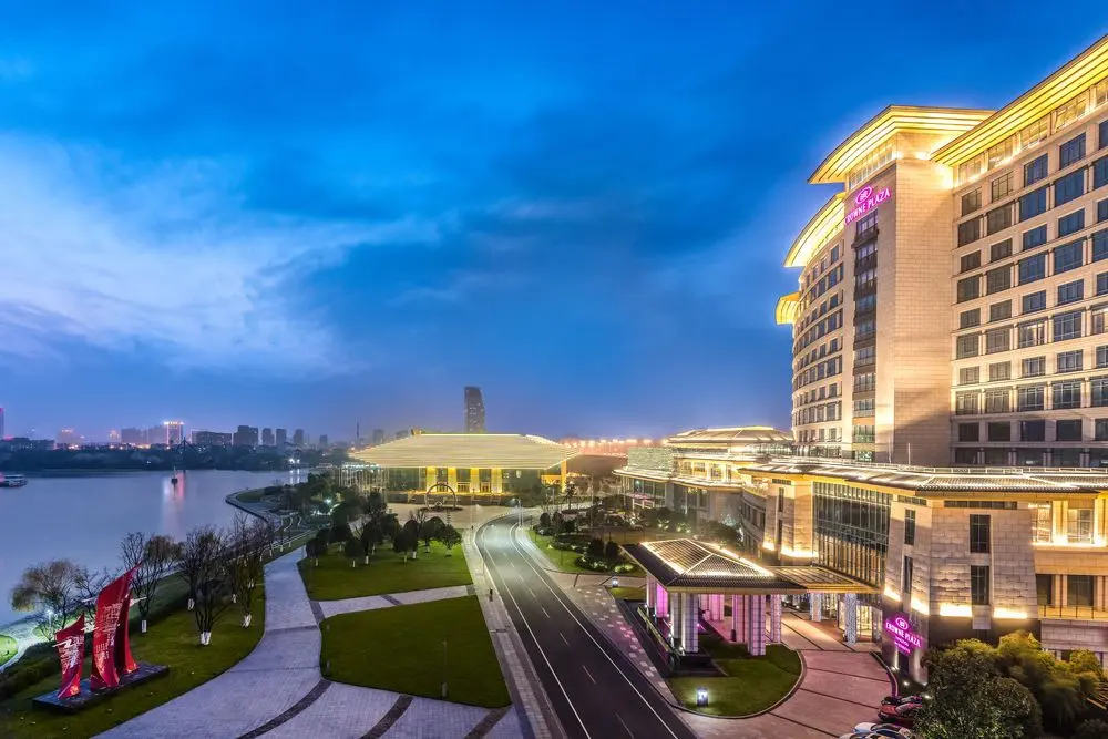 CROWNE PLAZA YANGZHOU, 