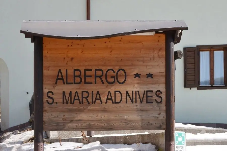 SANTA MARIA AD NIVES, 