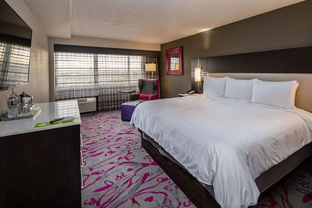 RADISSON HOTEL OAKLAND AIRPORT, 