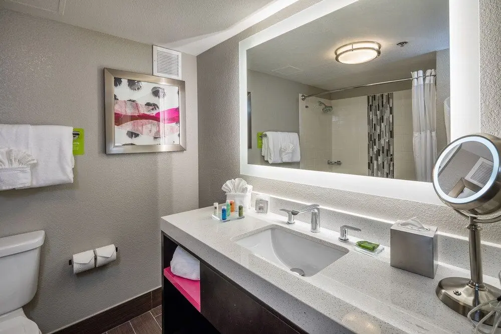 RADISSON HOTEL OAKLAND AIRPORT, 
