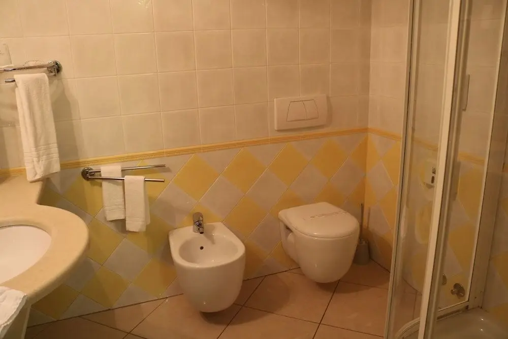 HOTEL MARINELLA, 