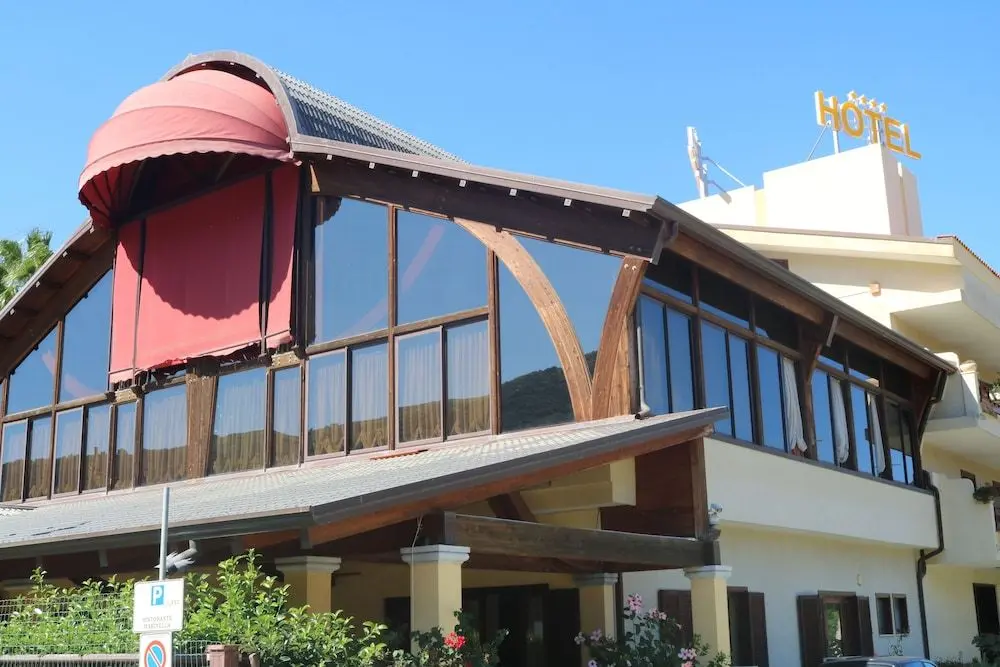 HOTEL MARINELLA, 
