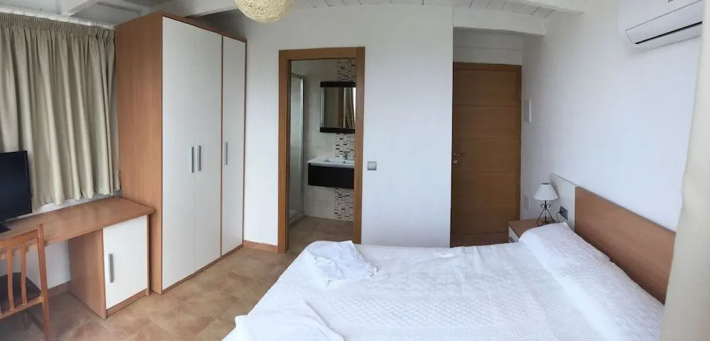 HOSTAL CALA BOIX, 
