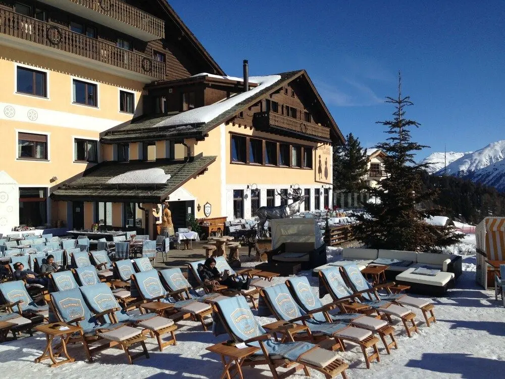 HOTEL SALASTRAINS, 