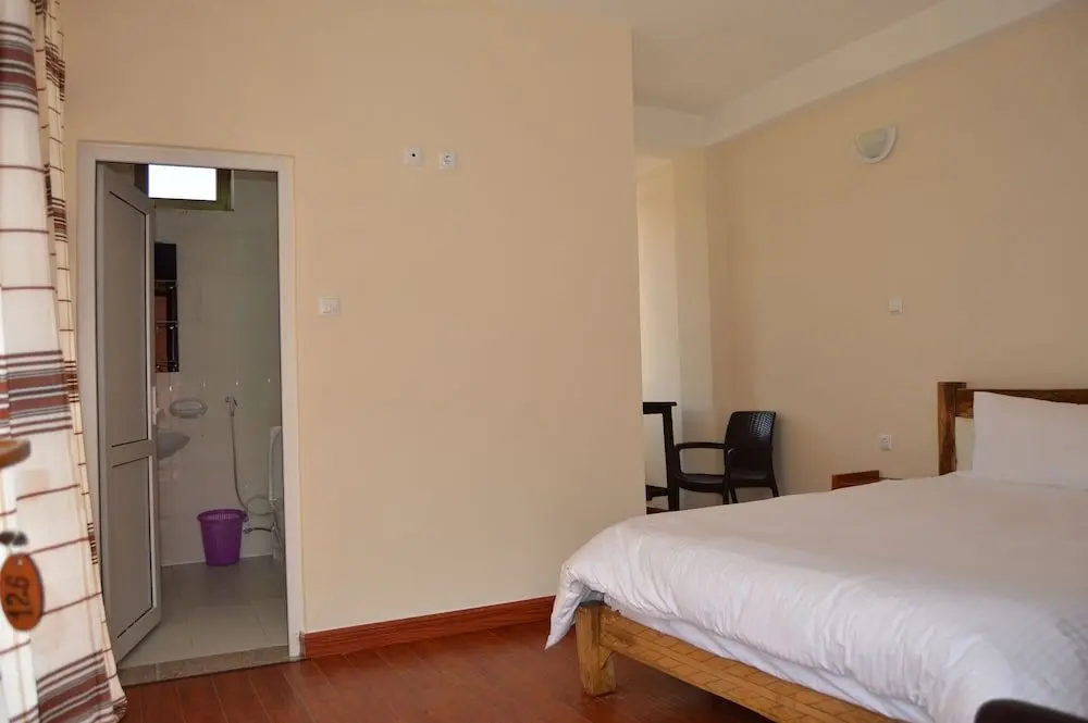 ZAN-SEYOUM HOTEL, 