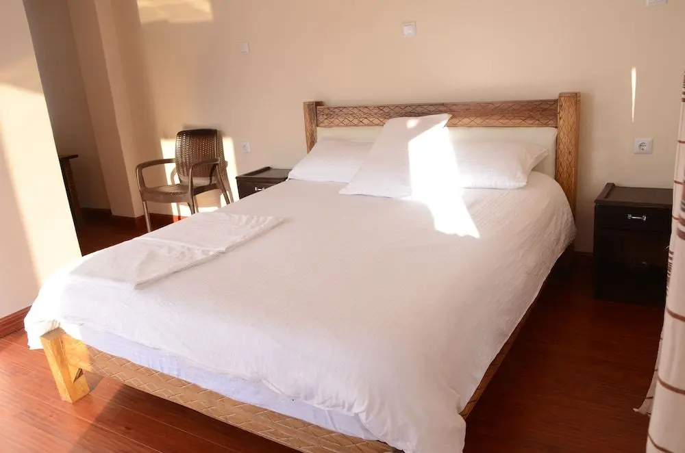 ZAN-SEYOUM HOTEL, 